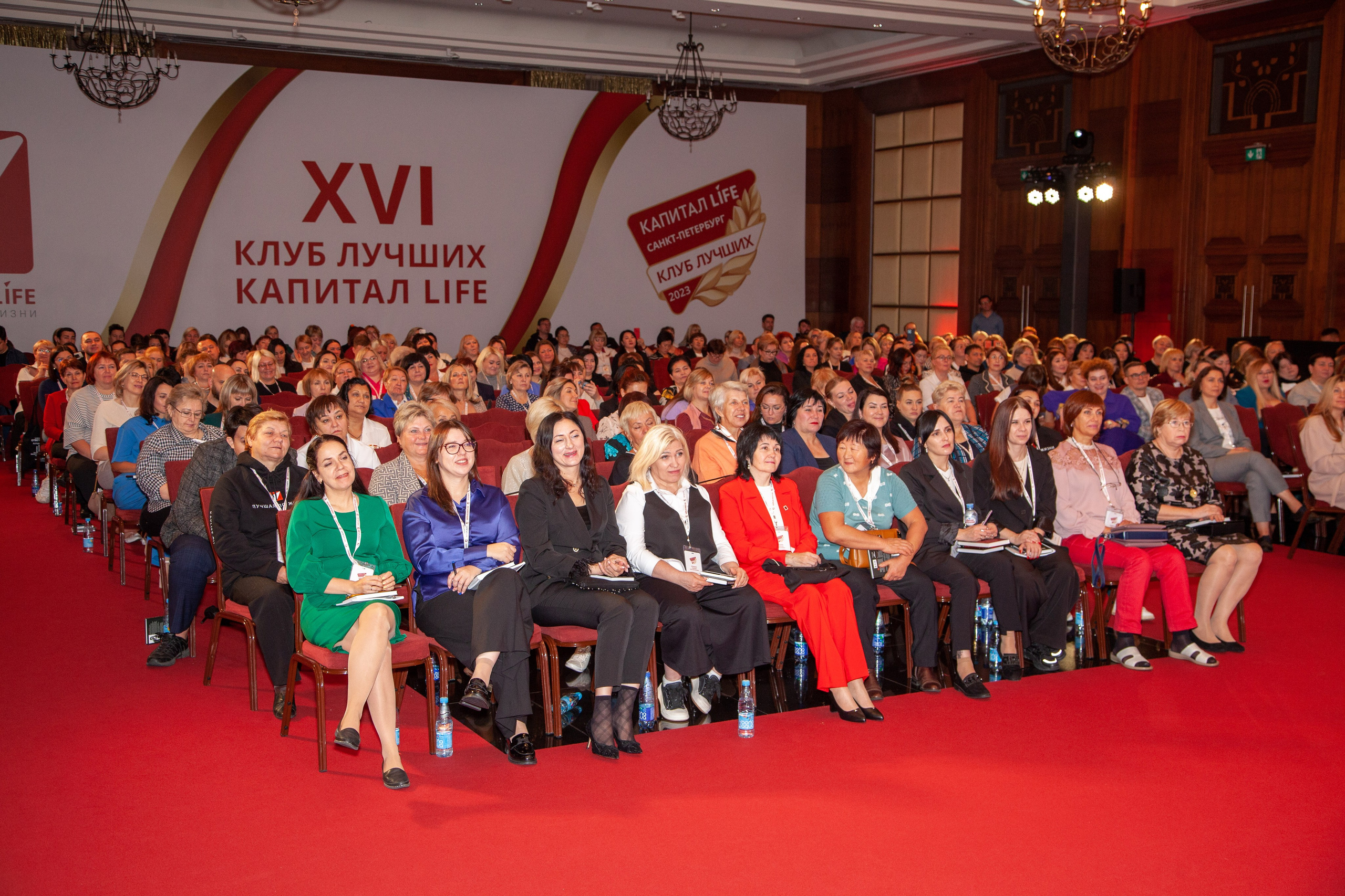 Капитал Life — Клуб Лучших в СПб. Двойняшки-фотографы Анна и Анастасия в Санкт-Петербурге