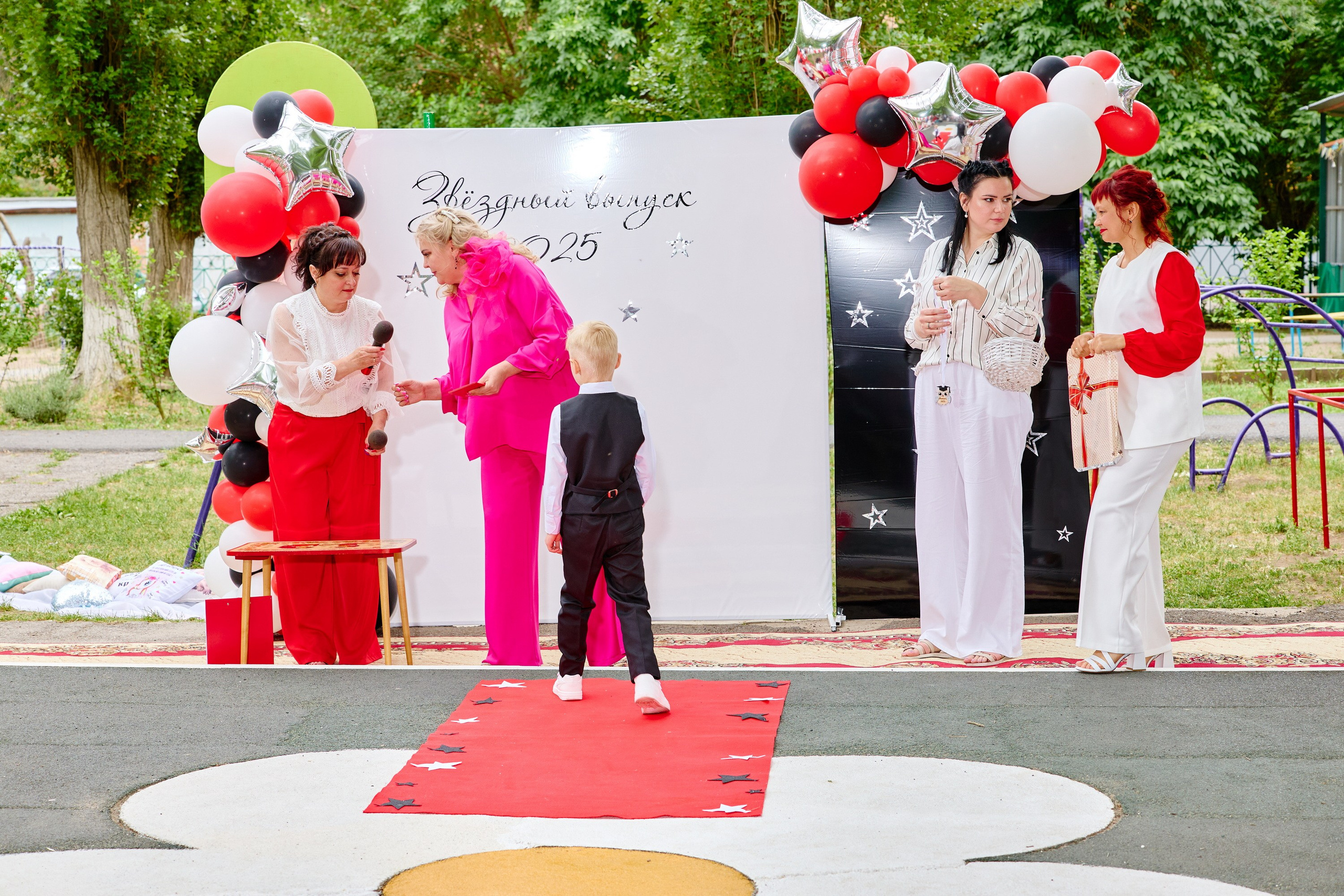 Выпускной 45 сад. Фотограф Выпускные альбомы Таганрог Сергей Коробченко