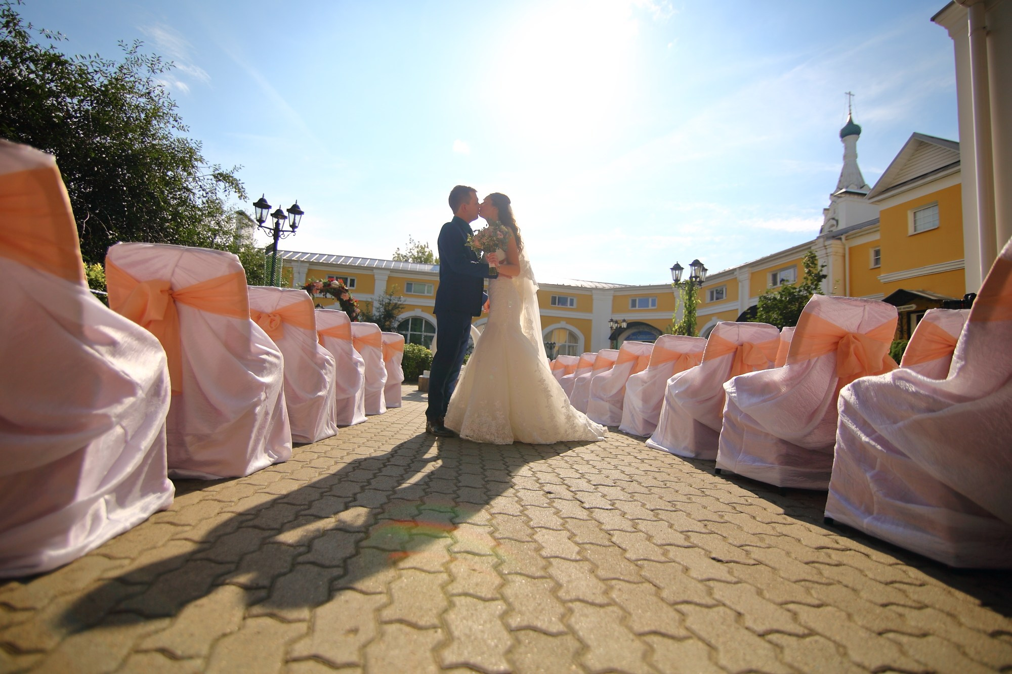 Выездная регистрация в красивом месте в Ярославле. Свадебный и репортажный фотограф в Ярославле и Санкт-Петербурге Роман Микрюков