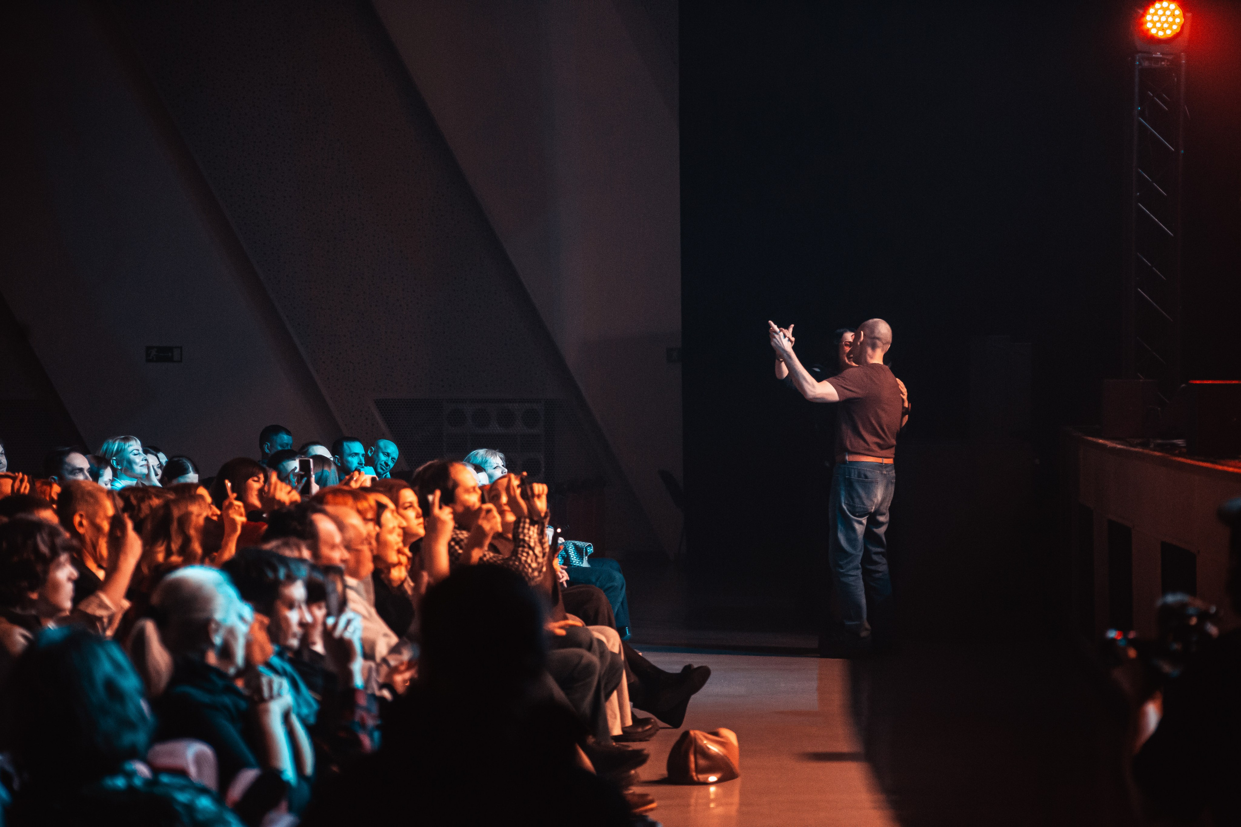 Сергей Бобунец с оркестром, Гранд холл Сибирь, 18.03.2026. Фотограф Регина Крикунова г. Красноярск