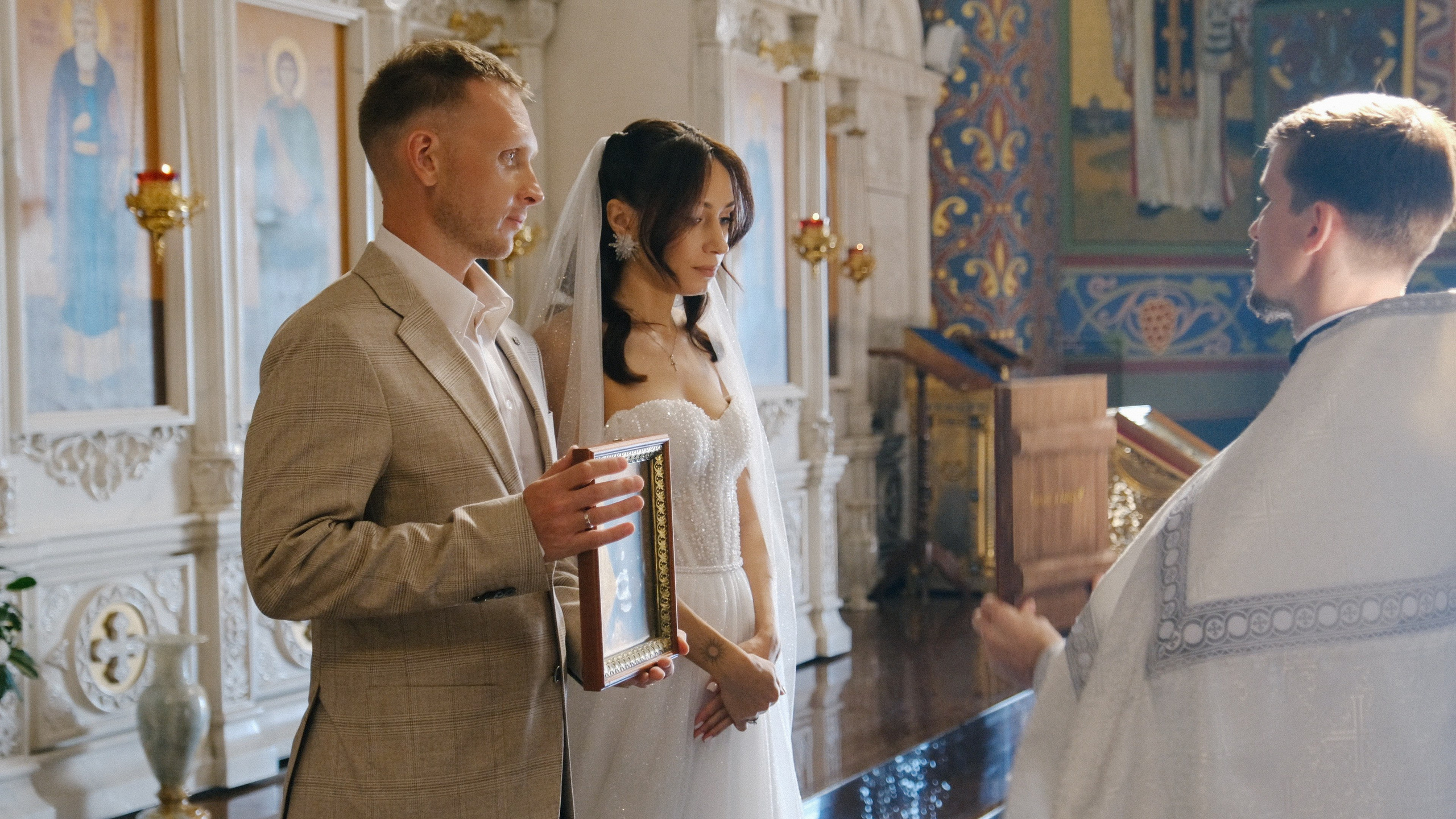 Две Здезды — Храм 19 века. Свадебный Видеограф Фотограф в Сочи