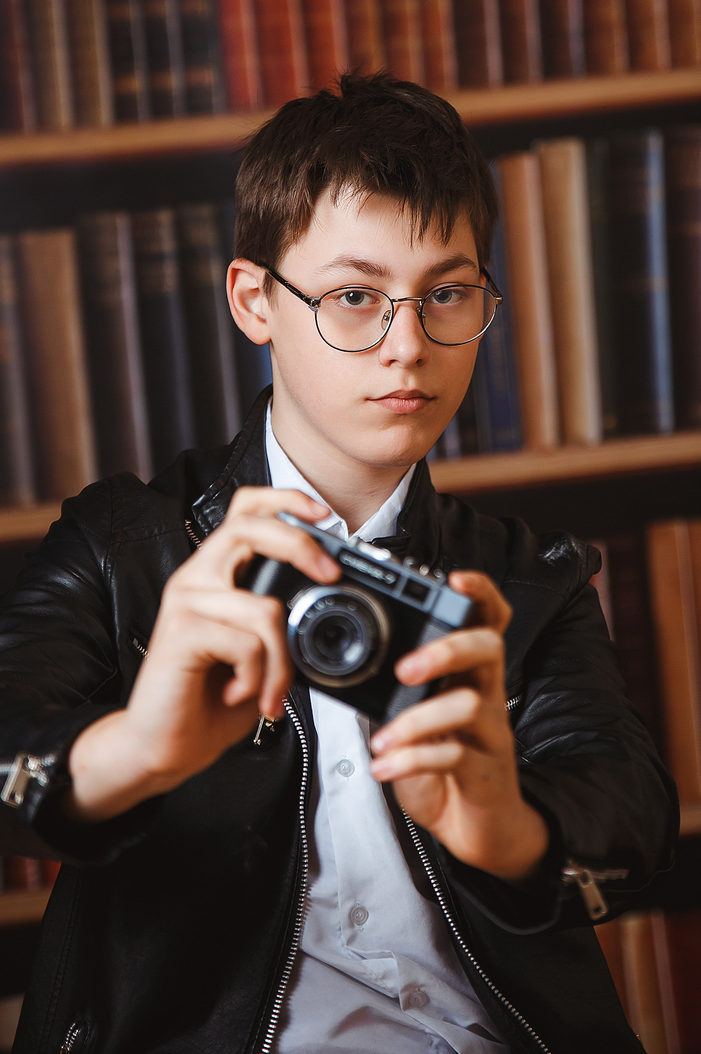 ИНТЕРЬЕРНЫЙ ФОТОФОН. Выпускные альбомы в Донецке и ДНР. Фотограф Донецк и ДНР