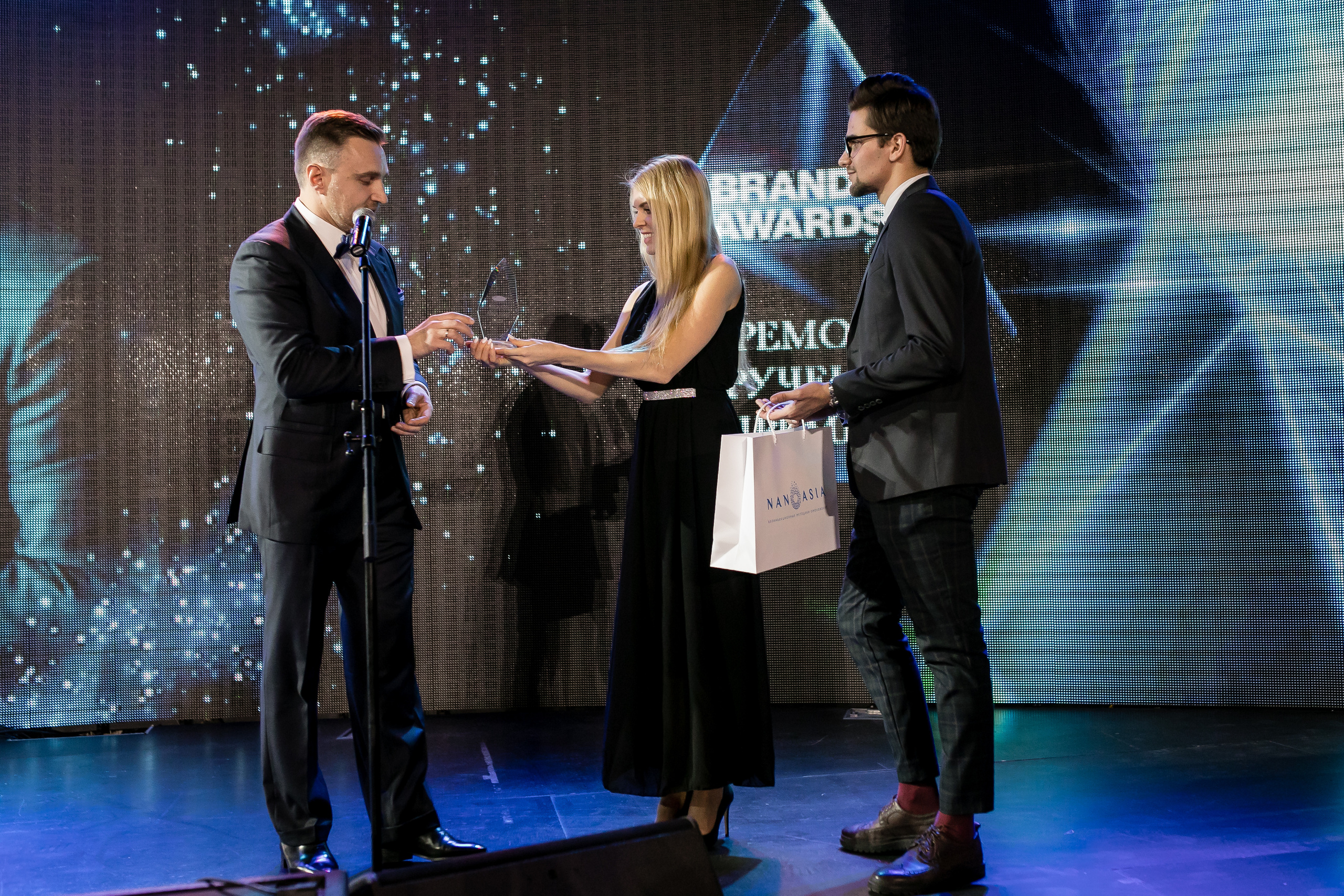 Brand Award. Репортажной и Свадебный фотограф Слава Цесарь