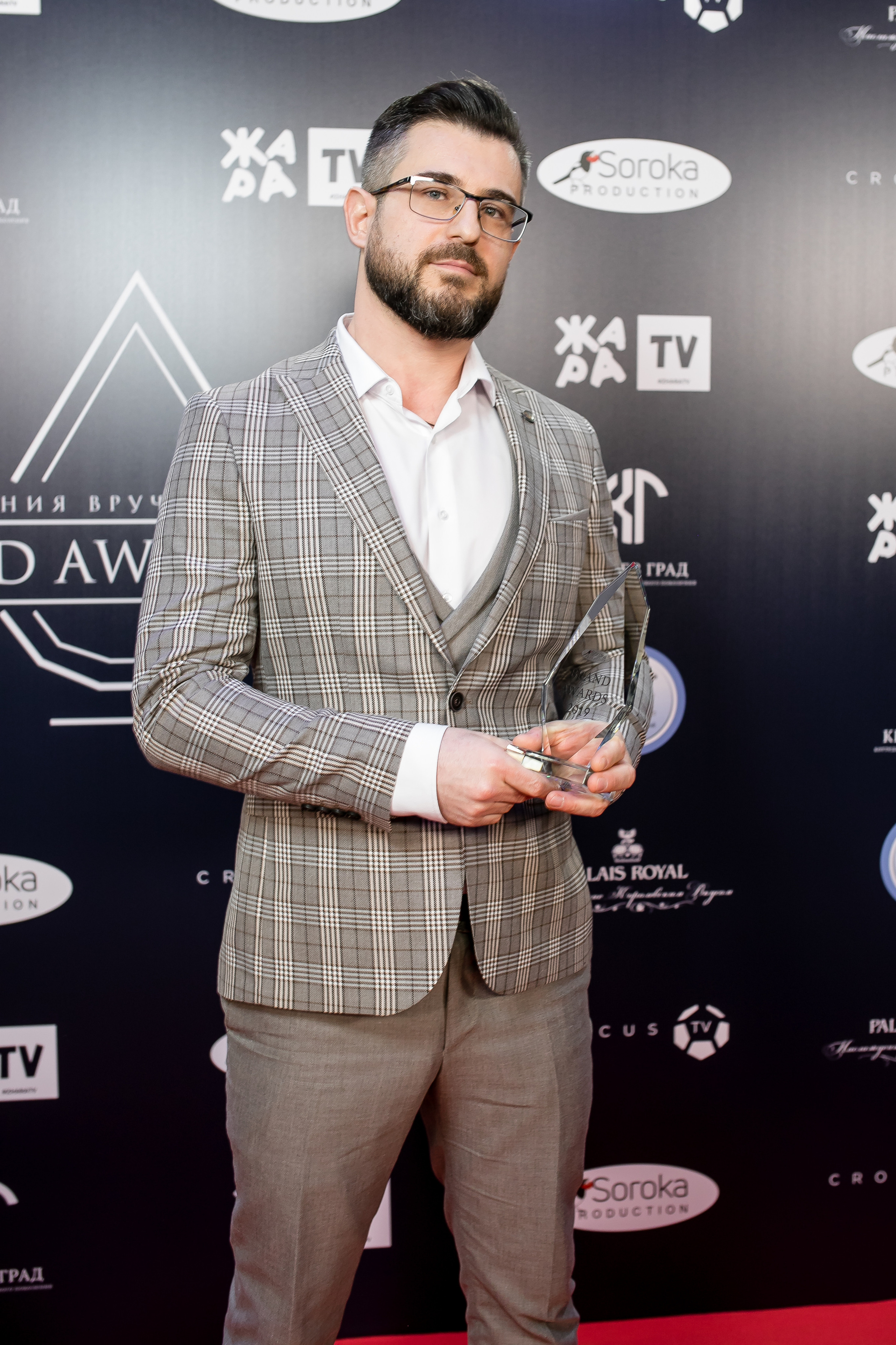 Brand Award. Репортажной и Свадебный фотограф Слава Цесарь