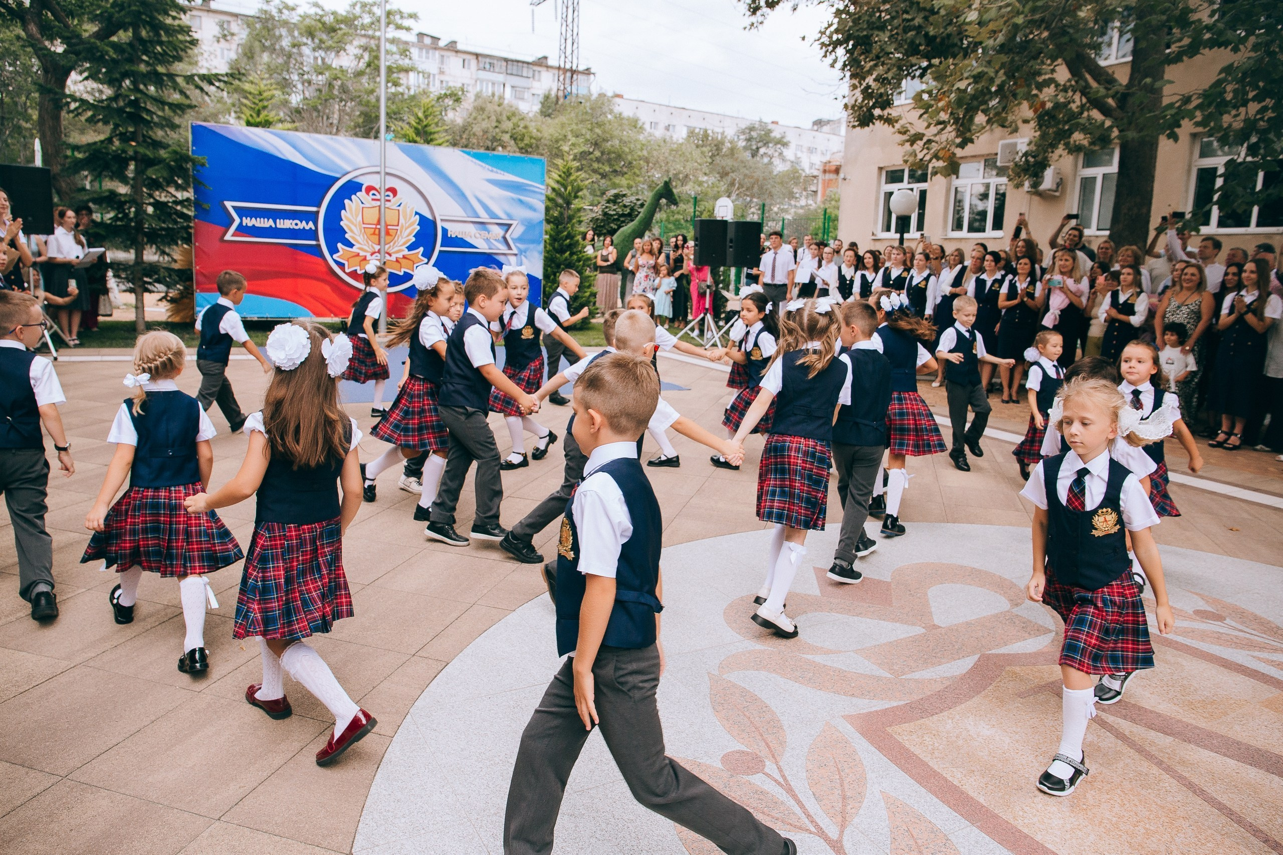 1 класс школа «Личность». Выпускные альбомы Натальи Бутко: Новороссийск, Анапа, Геленджик