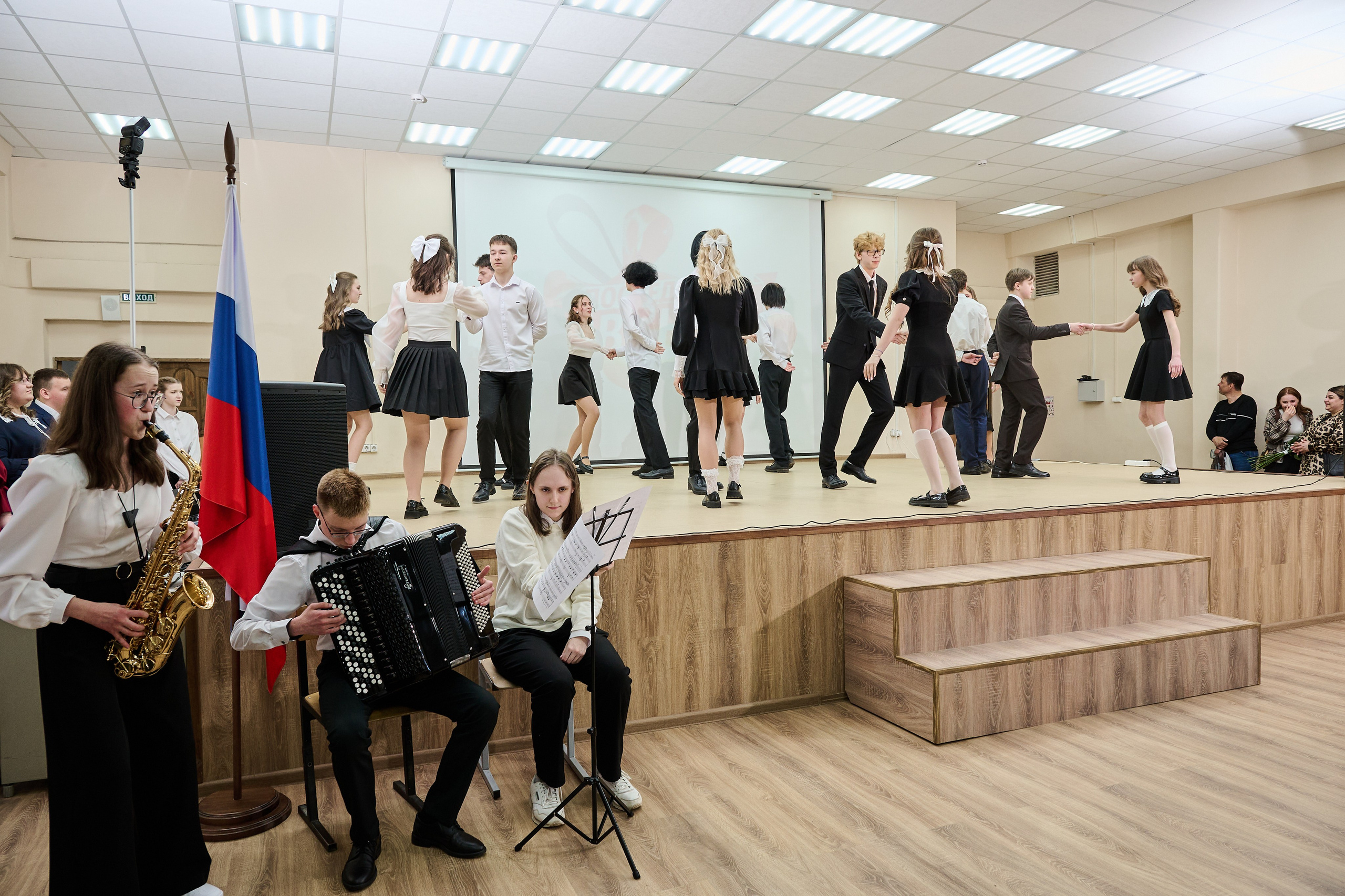 Выпускные и праздники. Выпускные альбомы. Предметная и контент съёмка. Фотостудия Klass