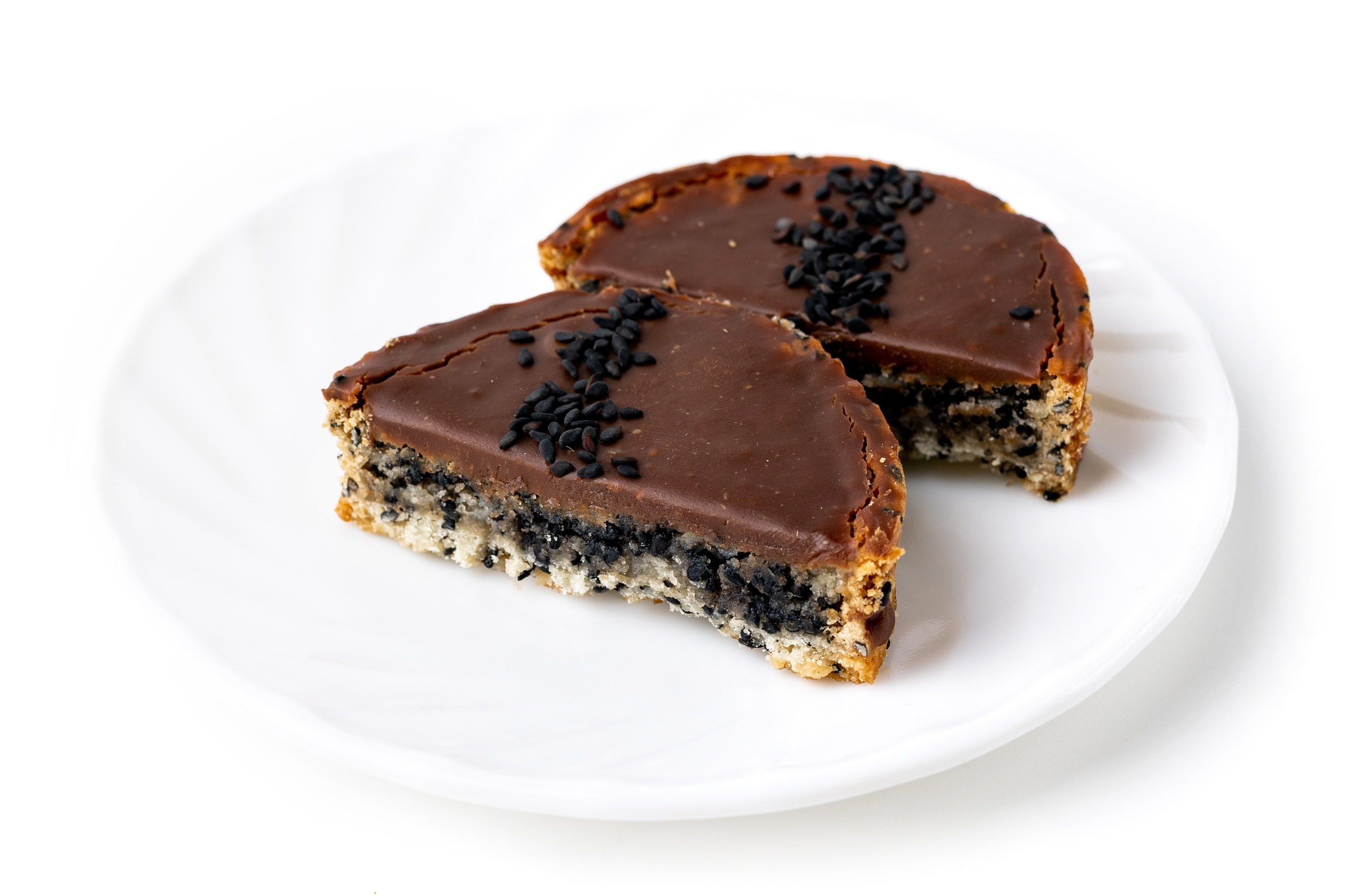 предметный фотограф казань, каталожная съемка , фудфото для меню сайта, меню пекарни, фудсъемка на белом фоне, пирожное торт, Пирожное Тарт кунжутно-молочный на белом фоне