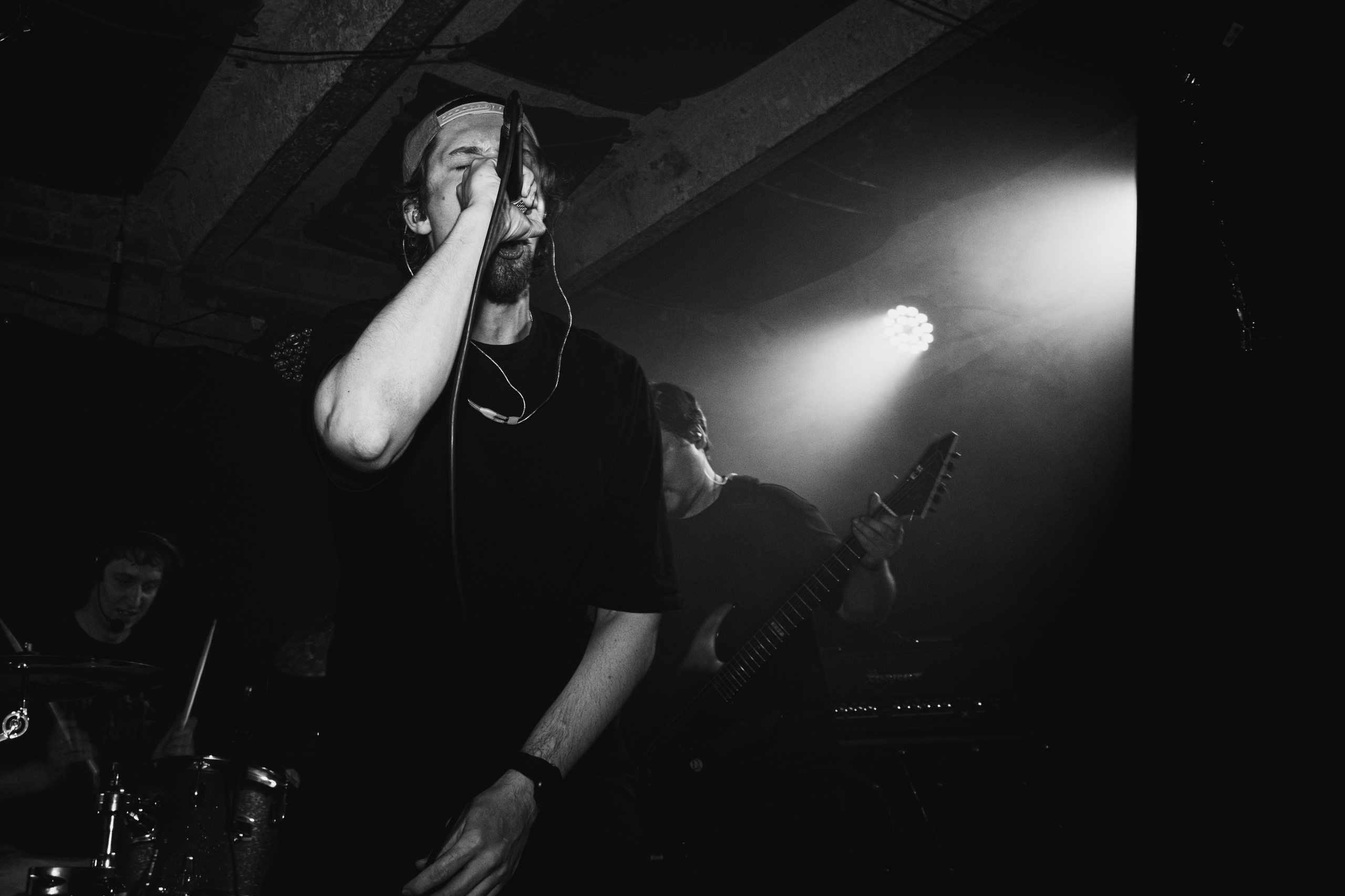 Laugar & Шумы Штормовых Широт & Пожары На Дальнем Севере 11.10.2025. Репортажный фотограф в Москве Legiodot