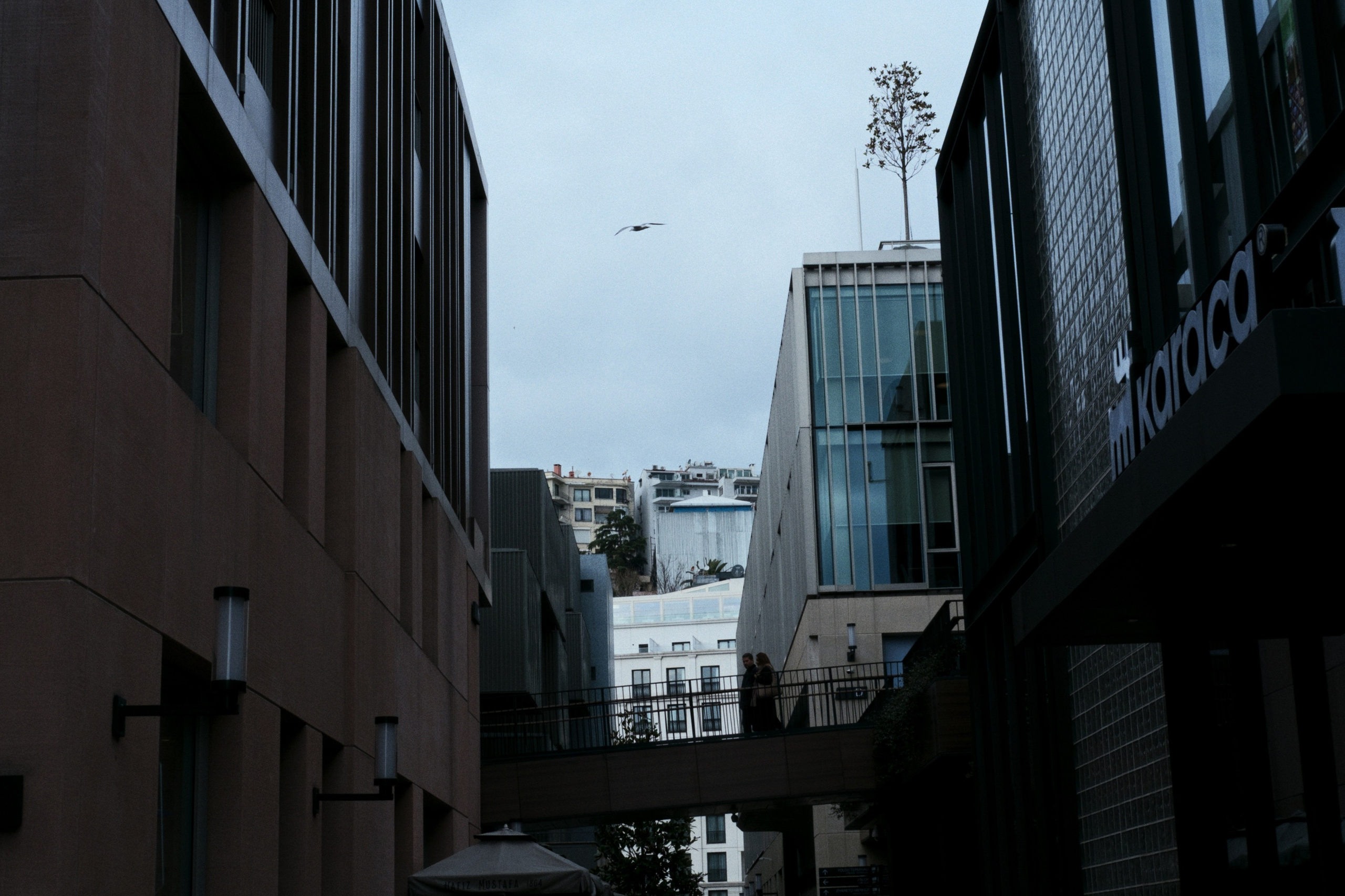Beyoğlu x Karakoy, Istanbul / Türkey AW26. Фотограф Юрин Евгений