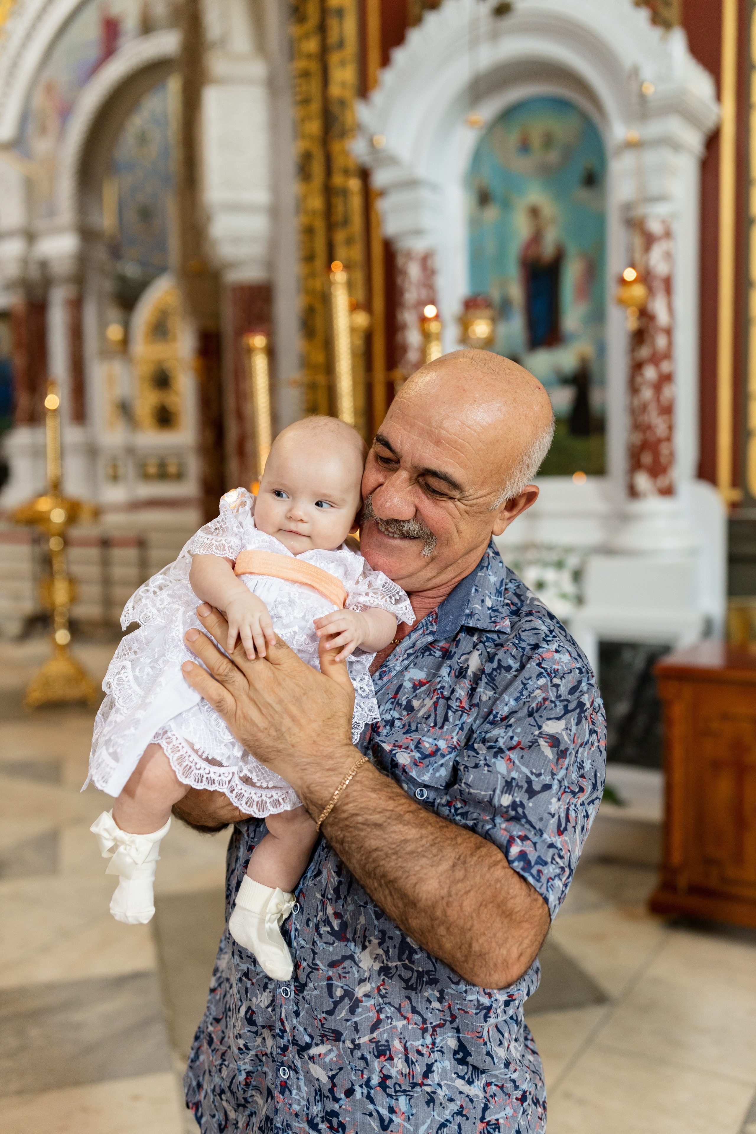 Крещение Миланы в Соборе Вознесения Господня Новочеркасск. Анастасия Безуглова- свадебный фотограф в Таганроге