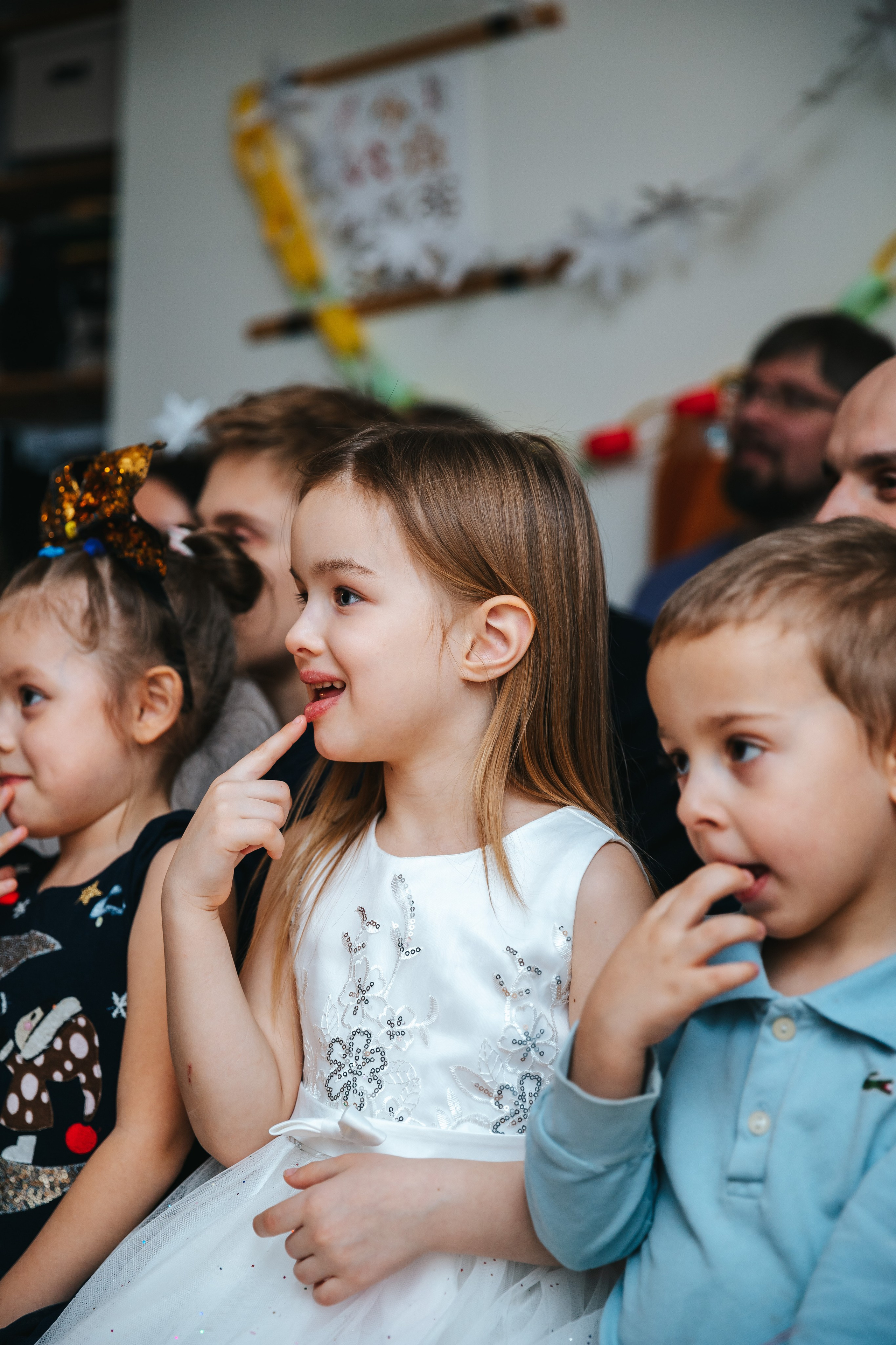 Новогодний утренник в Монтессори-садике. Семейный lifestyle фотограф в Санкт-Петербурге Людмила Пахомова