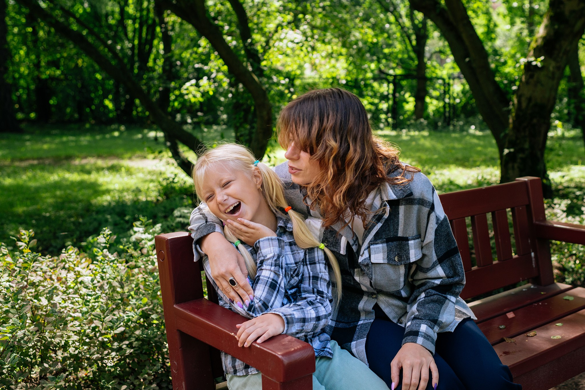 Юлия и Алиса. Летний пикник. Репортажный фотограф в Санкт-Петербурге Анастасия Клёпова