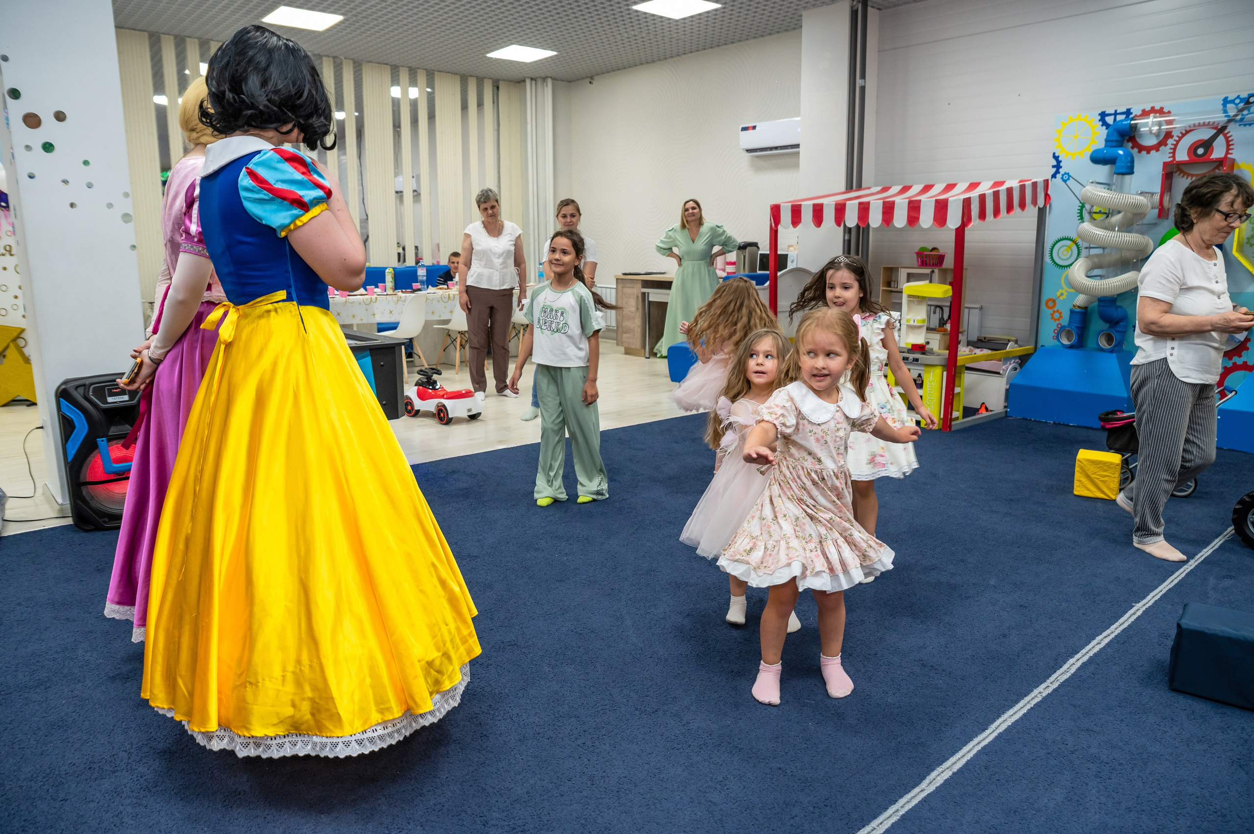 Игротека Ниндзя Кидс. Я Ольга Казанцева, фотографирую снимаю ваши киноистории и печатаю фото и цифровые портреты на холсте