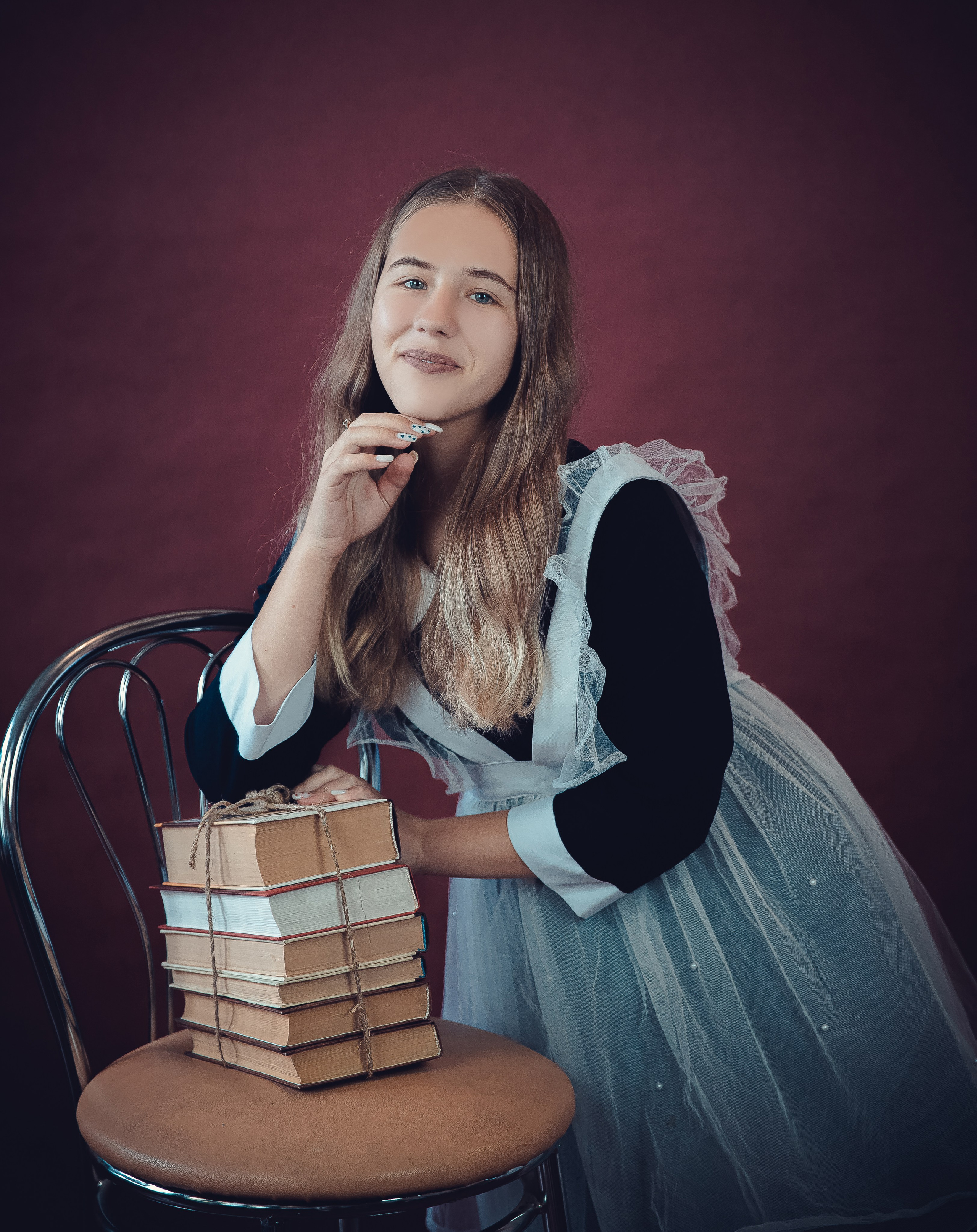 ПОРТРЕТЫ НА ЦВЕТНОМ ФОНЕ. Современные Выпускные Альбомы в Ростове-на-Дону