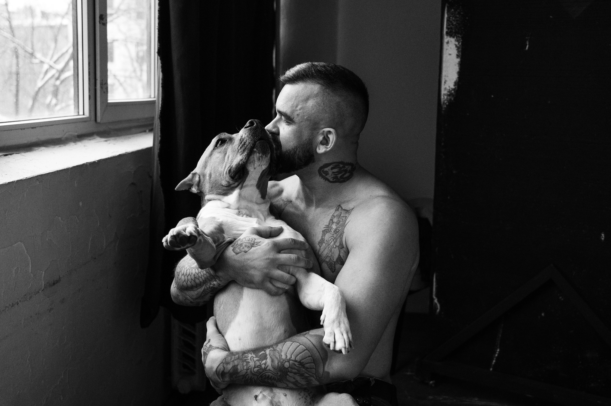 Мужской фотограф. Профессиональный фотограф беременности в СПБ. Стильные фотосессии беременности в стиле минимализм и классическая фотография