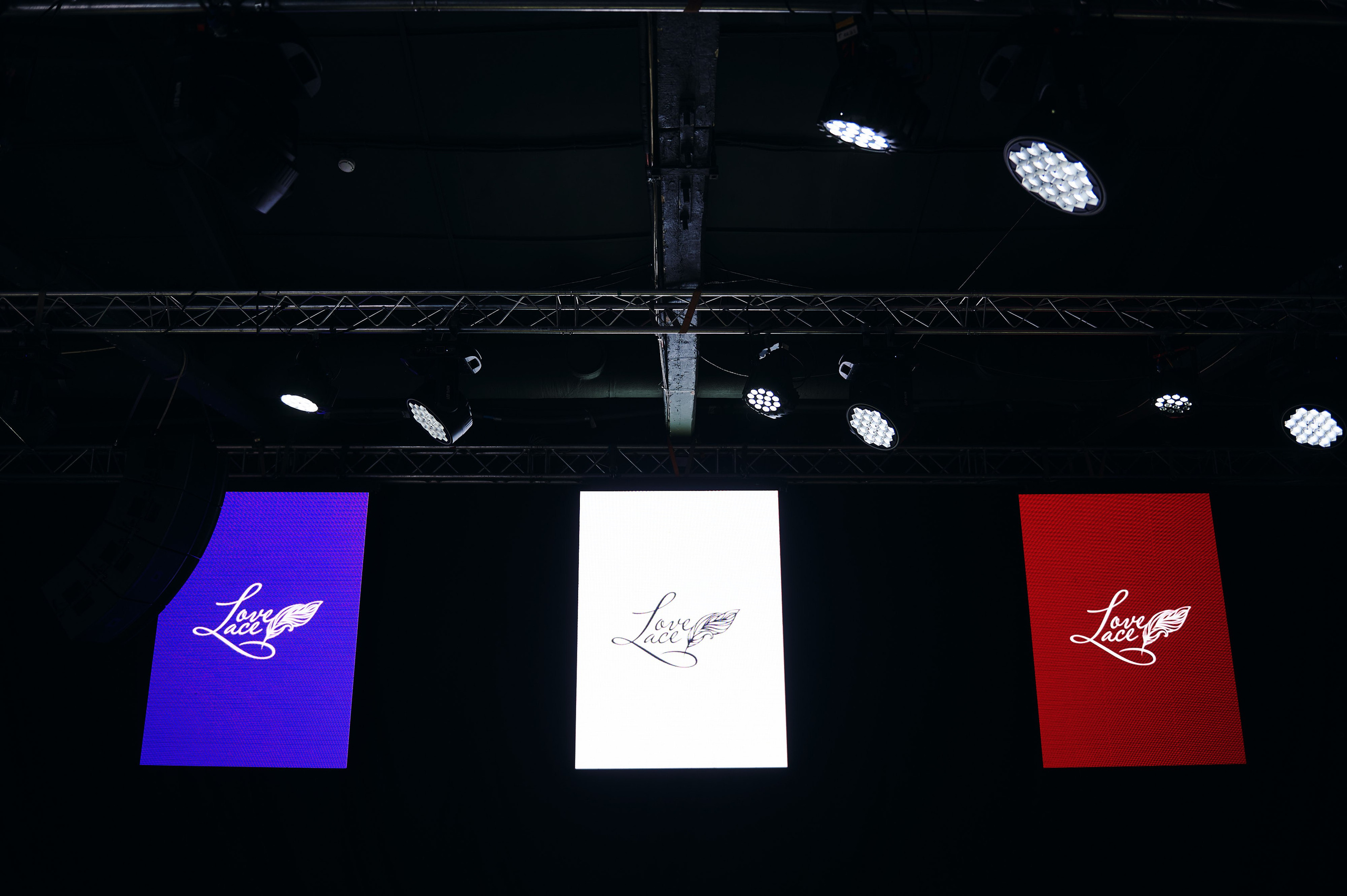 LOVELACE. Репортажной фотограф Ариан