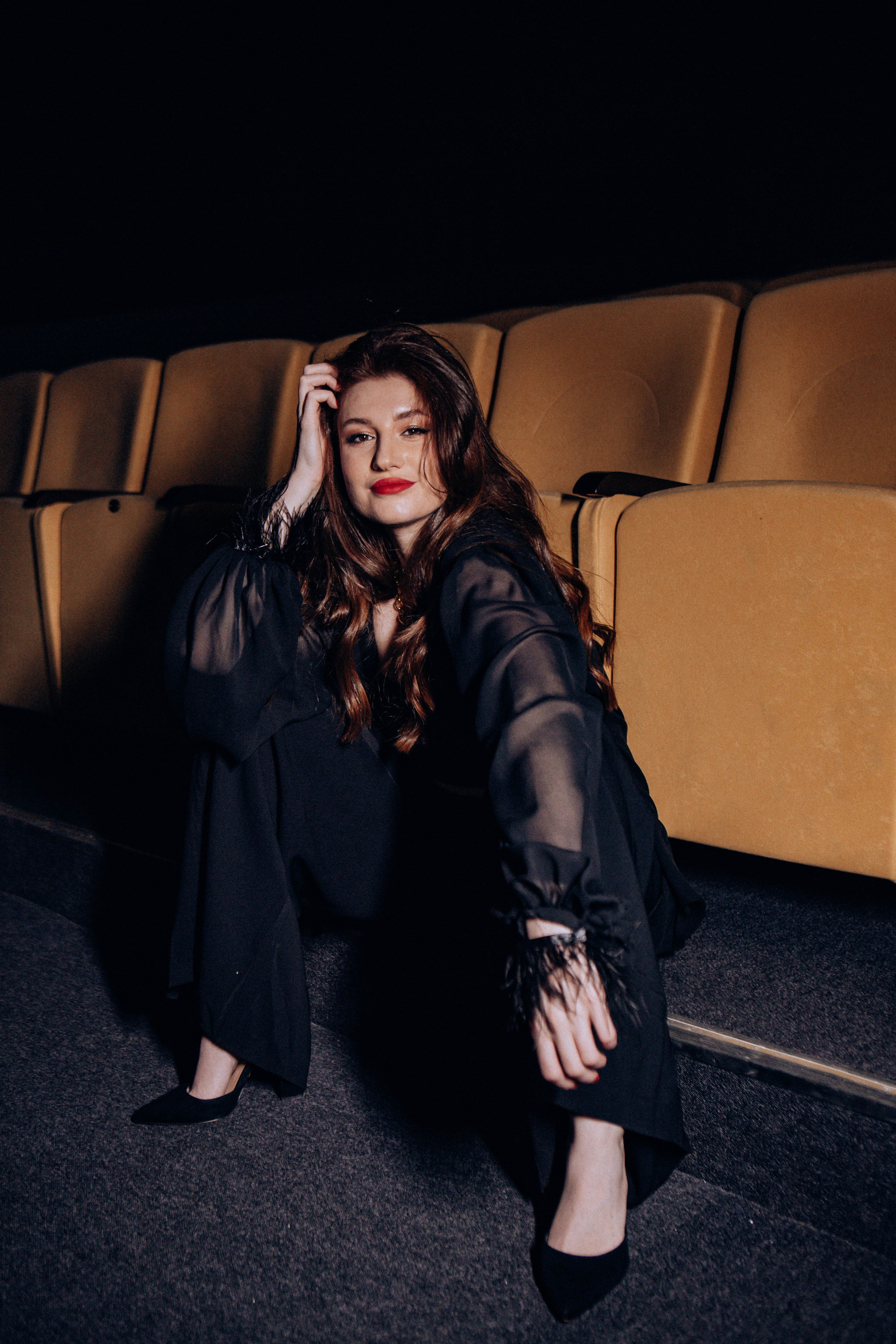 Катя. Контакты