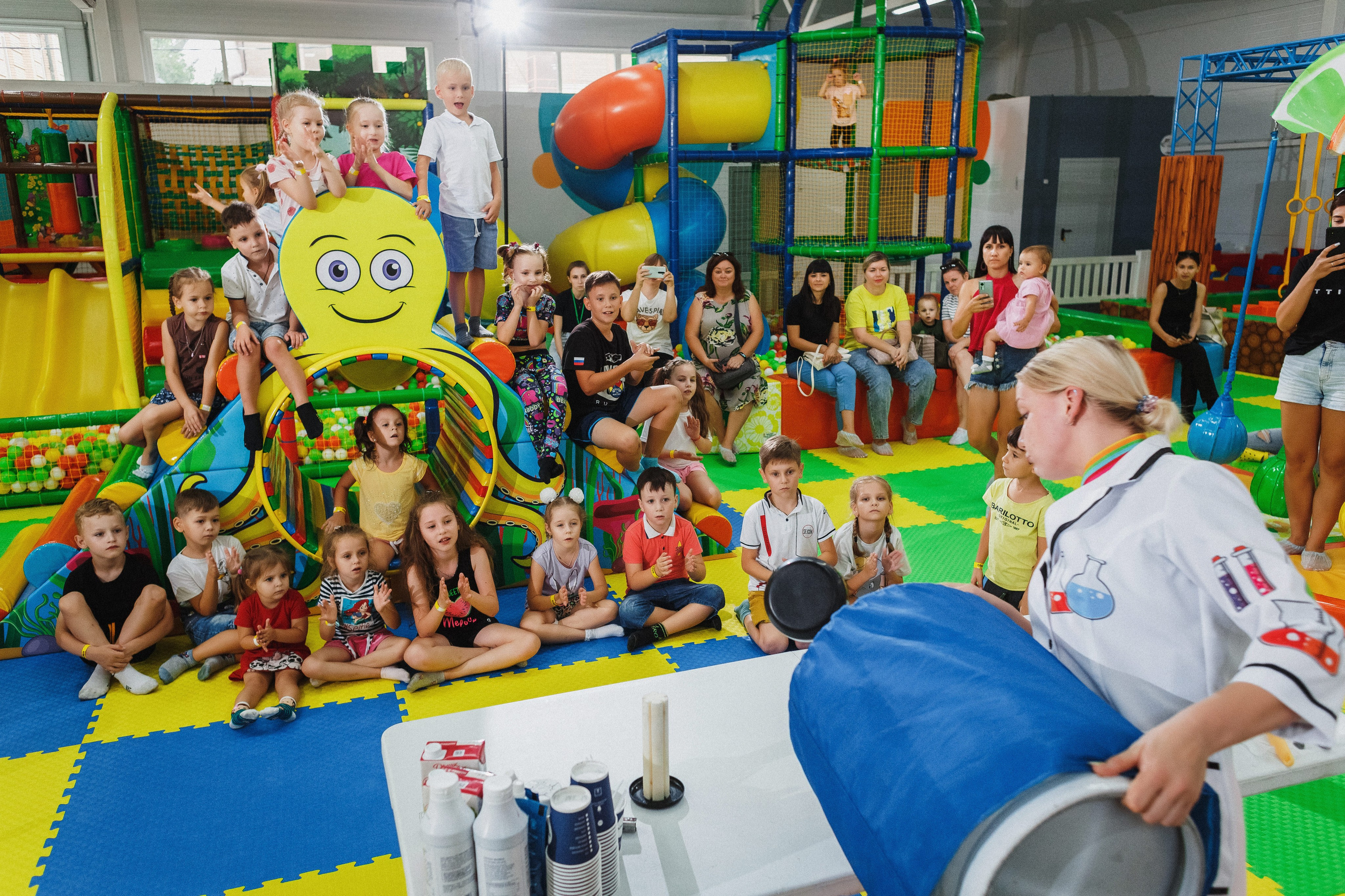 Волшебные моменты: детский праздник в игровой Клумба, Таганрог. Свадебный и семейный фотограф в Таганроге Бакарюк Антон