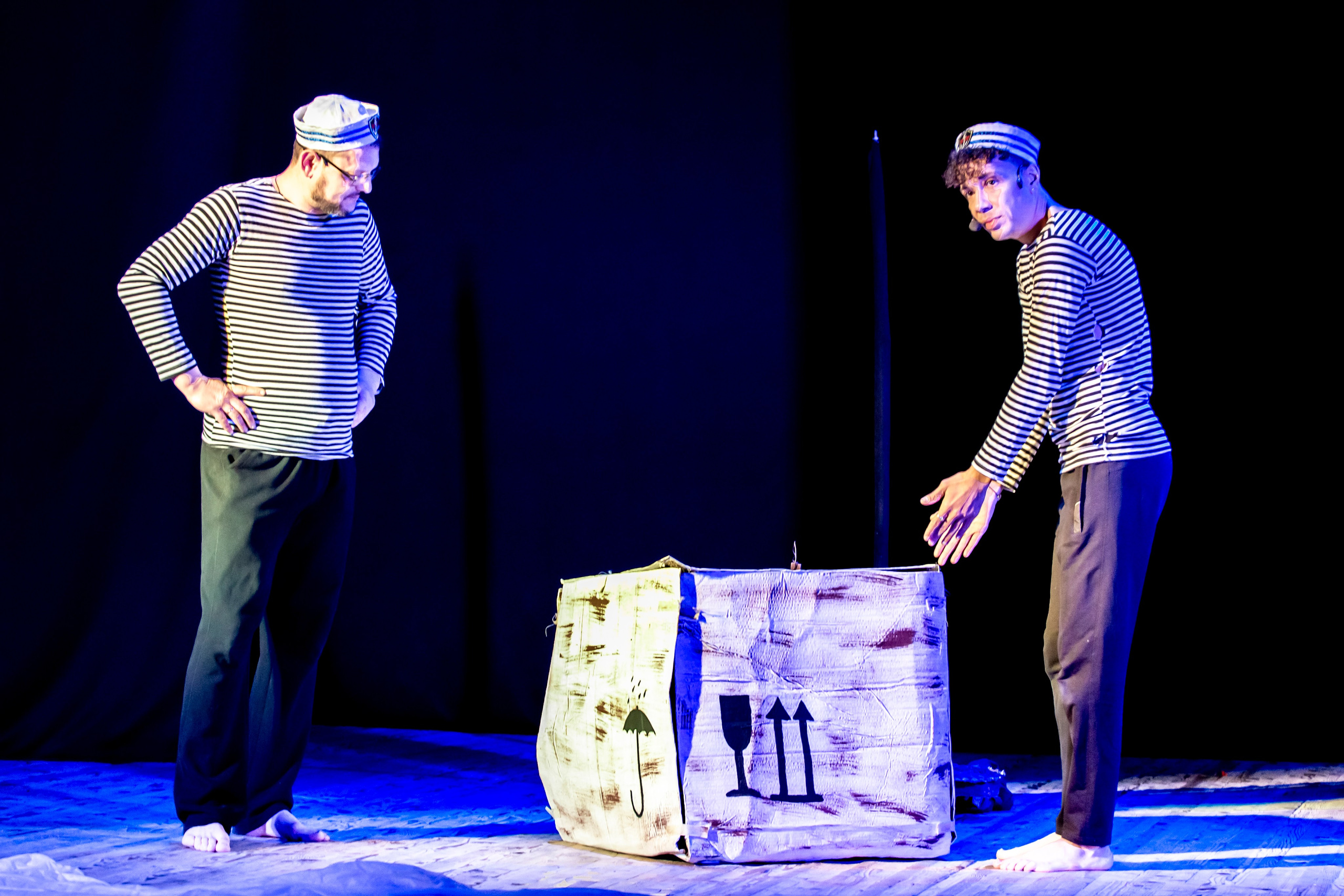 Жирафа и носорог спектакль театра Саквояж. Фотограф в Сочи Юрий Шептаев