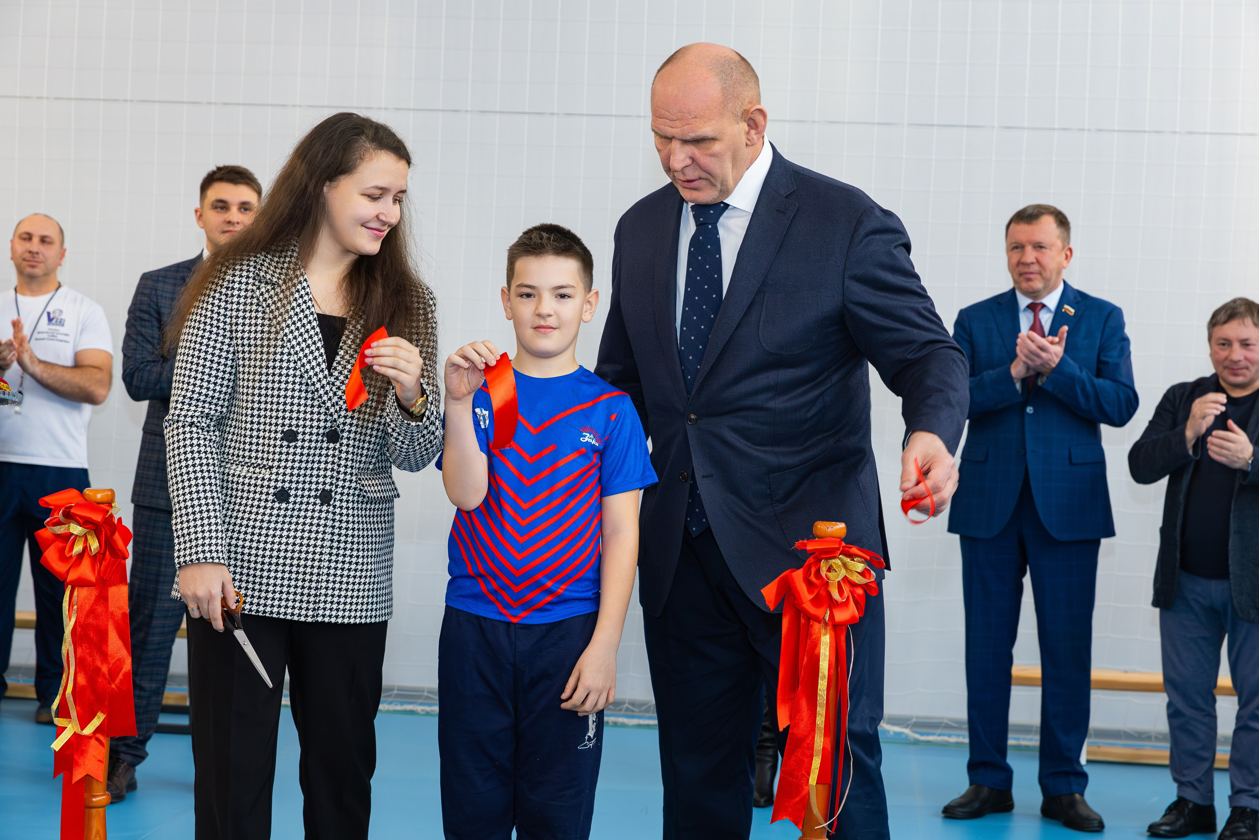 Открытия спортивного зала по вольной борьбе. В школе № 221. Фотограф Александр Поздняков  Новосибирск