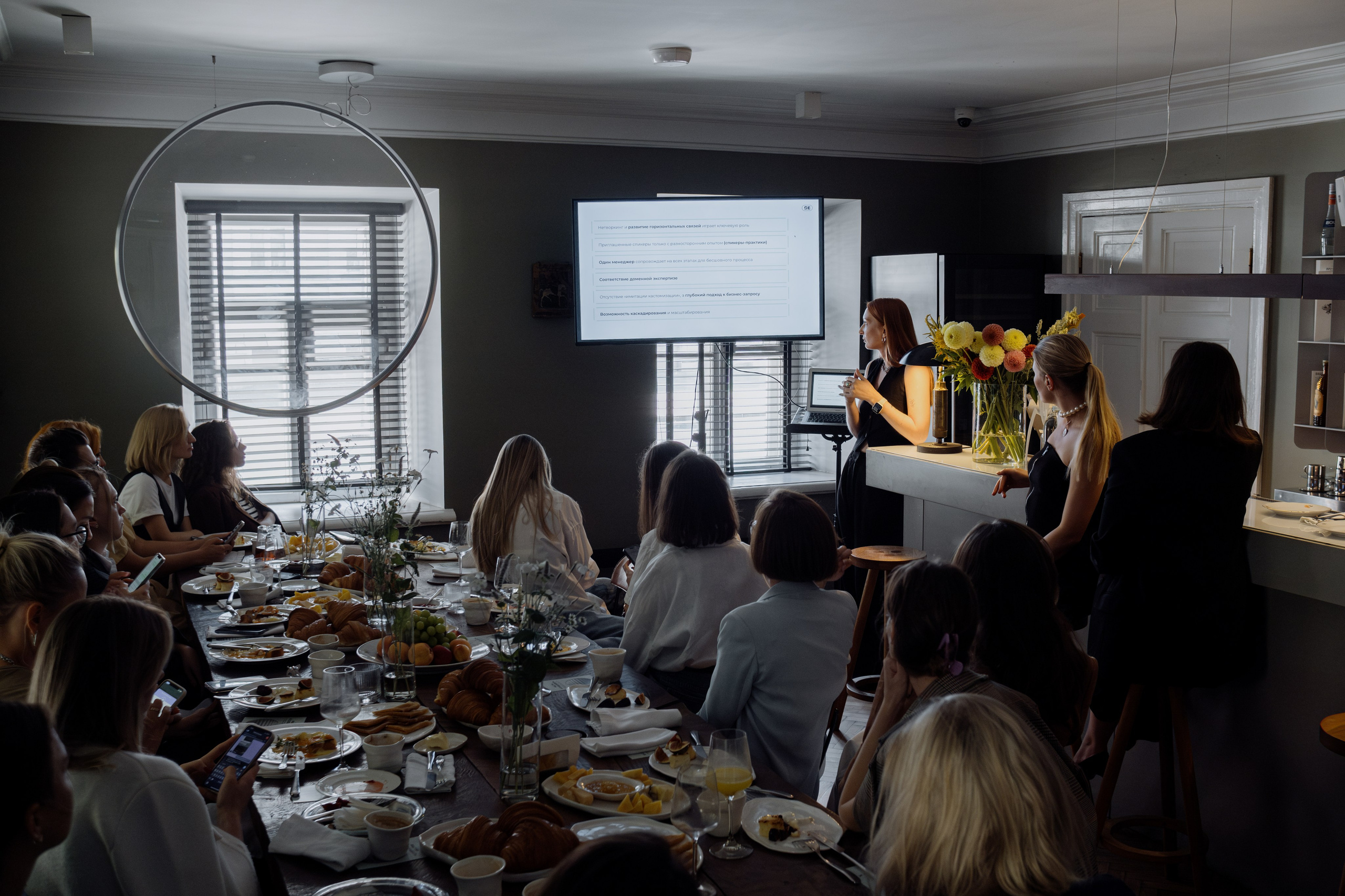 Бизнес-завтрак SETTERS EDUCATION. Репортажный и портретный фотограф в Москве Илья Спиридонов