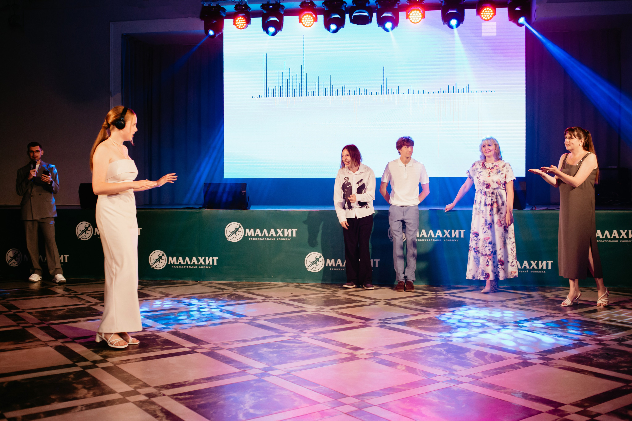 Выпускной 2025 (9класс) 124 школа. Фотограф в Челябинске Ополихина Анна