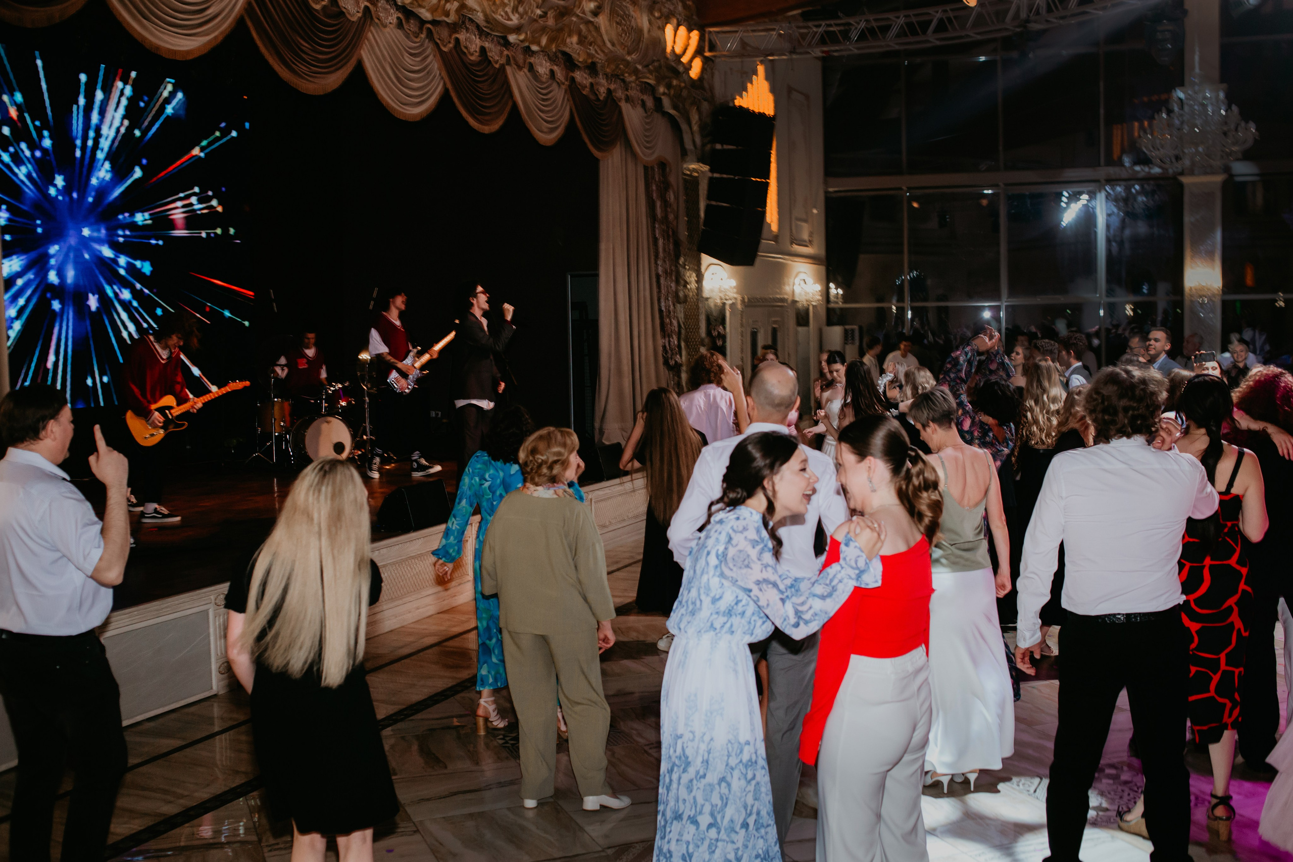 Выпускной. 11 лицей. Фотограф в Челябинске Ополихина Анна