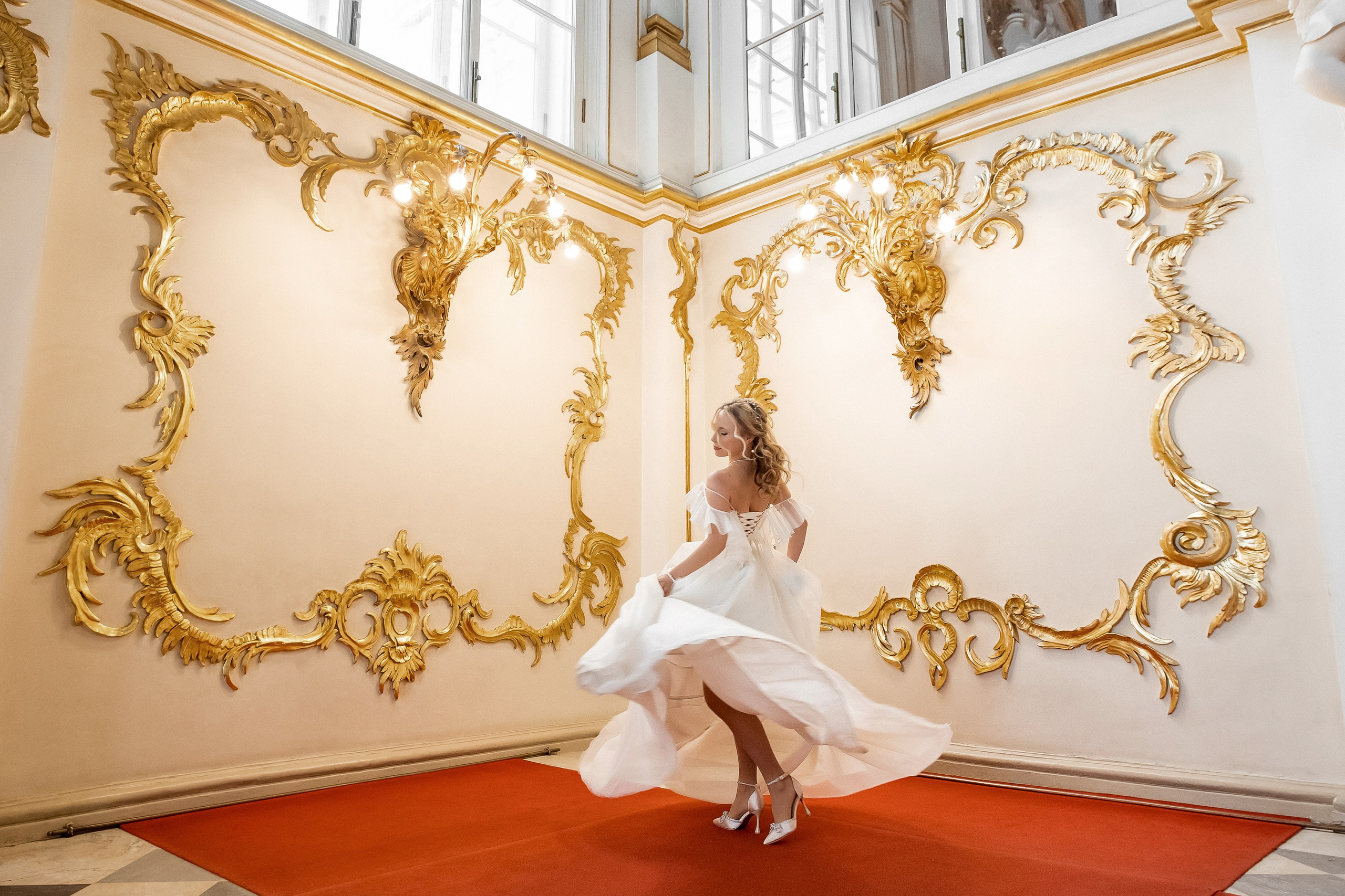 Свадебная фотосессия в Эрмитаже. Свадебный и семейный фотограф Алексей Аверин