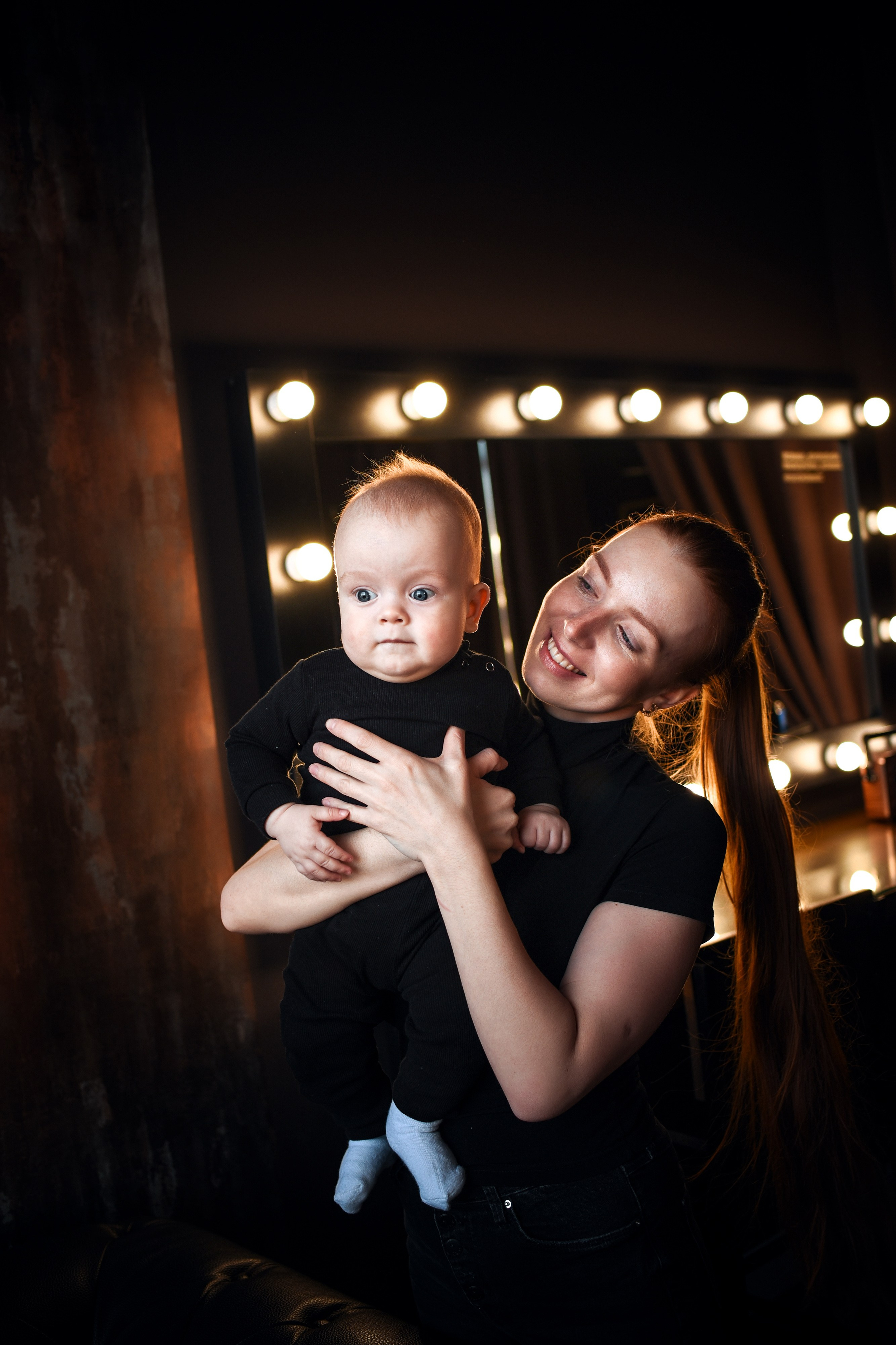 Семейная студийная фотосессия 3. Свадебный, семейный, детский, контент фотограф в Омске Максим Ильин