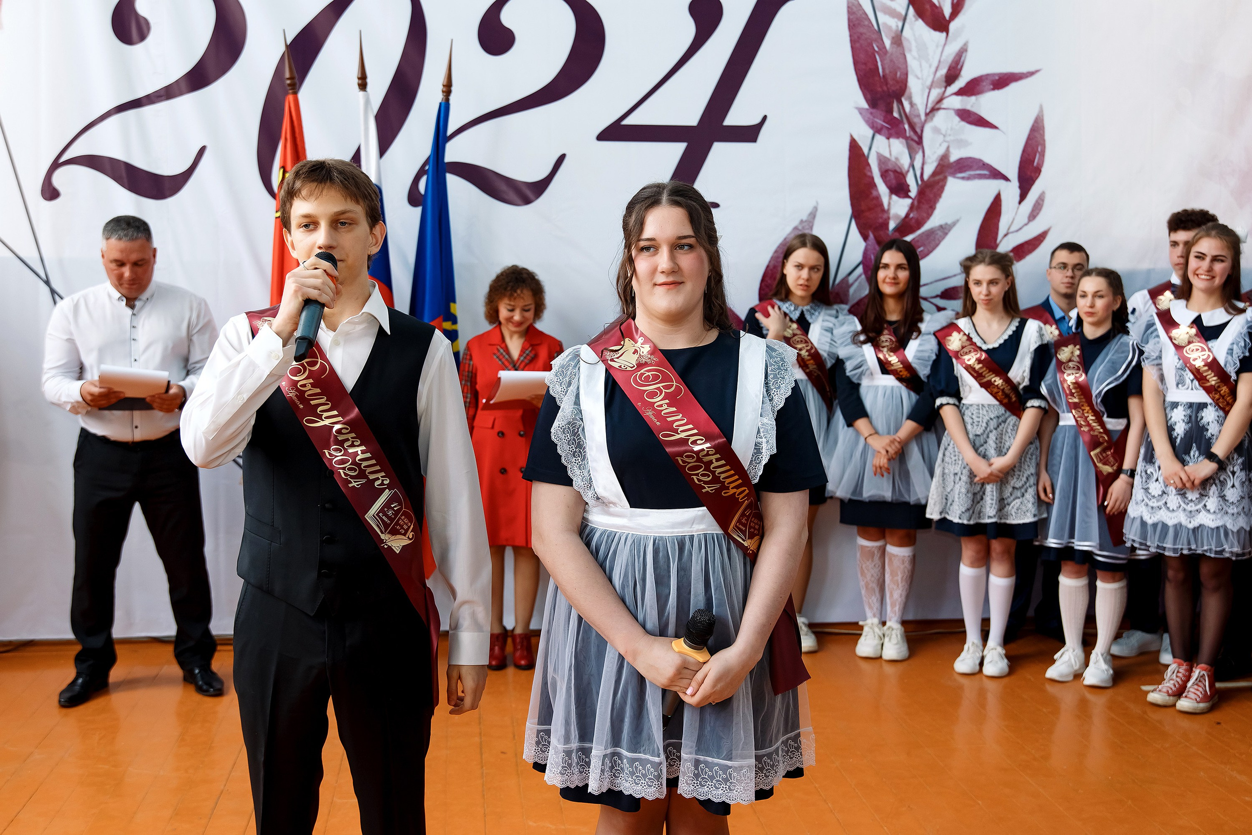 11 класс Последний звонок. Фотограф Любовь Корниенко, Примоский край