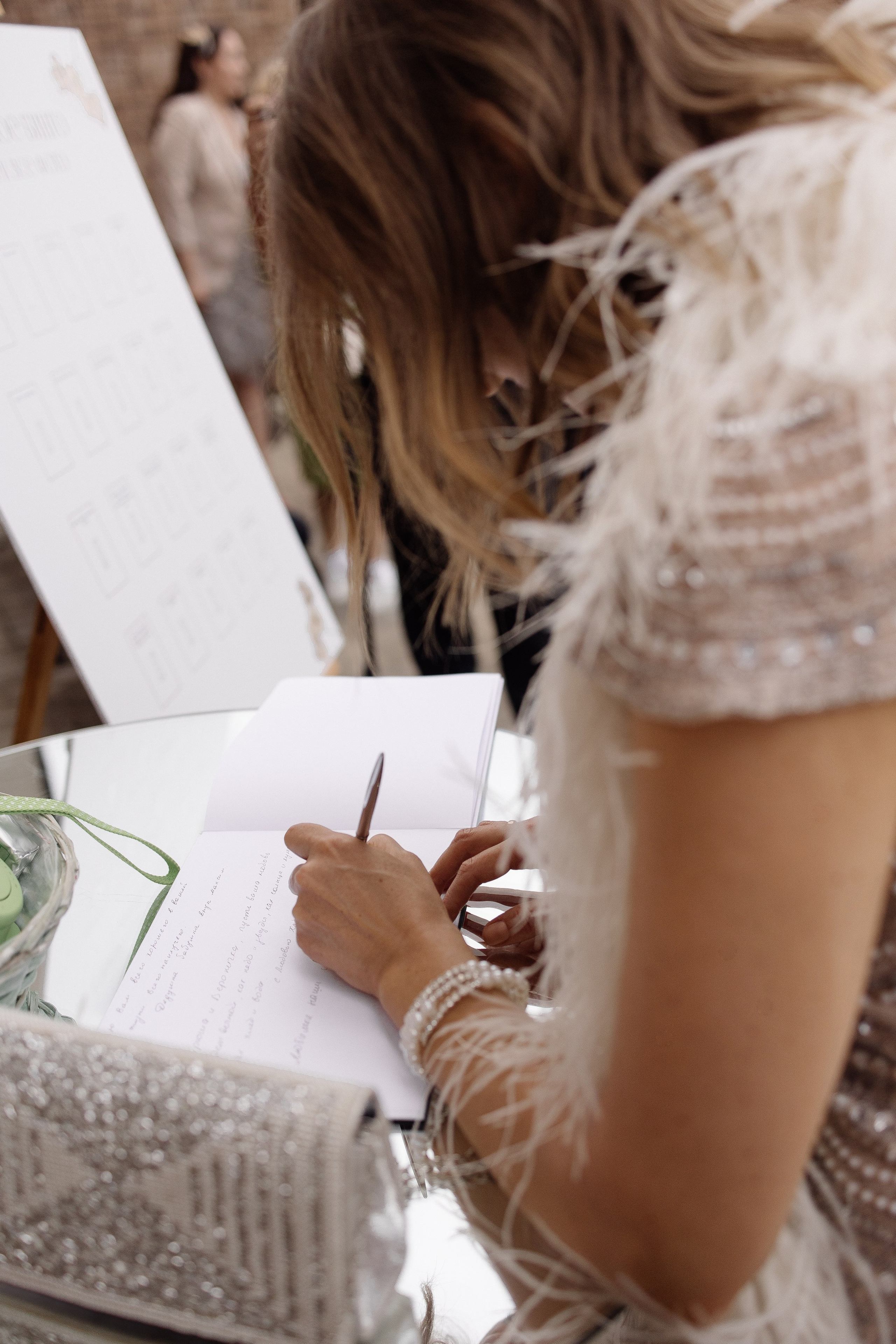 Влюбляться, целоваться. Свадебный фотограф в Москве | Профессиональный фотограф | Выгодные цены на услуги