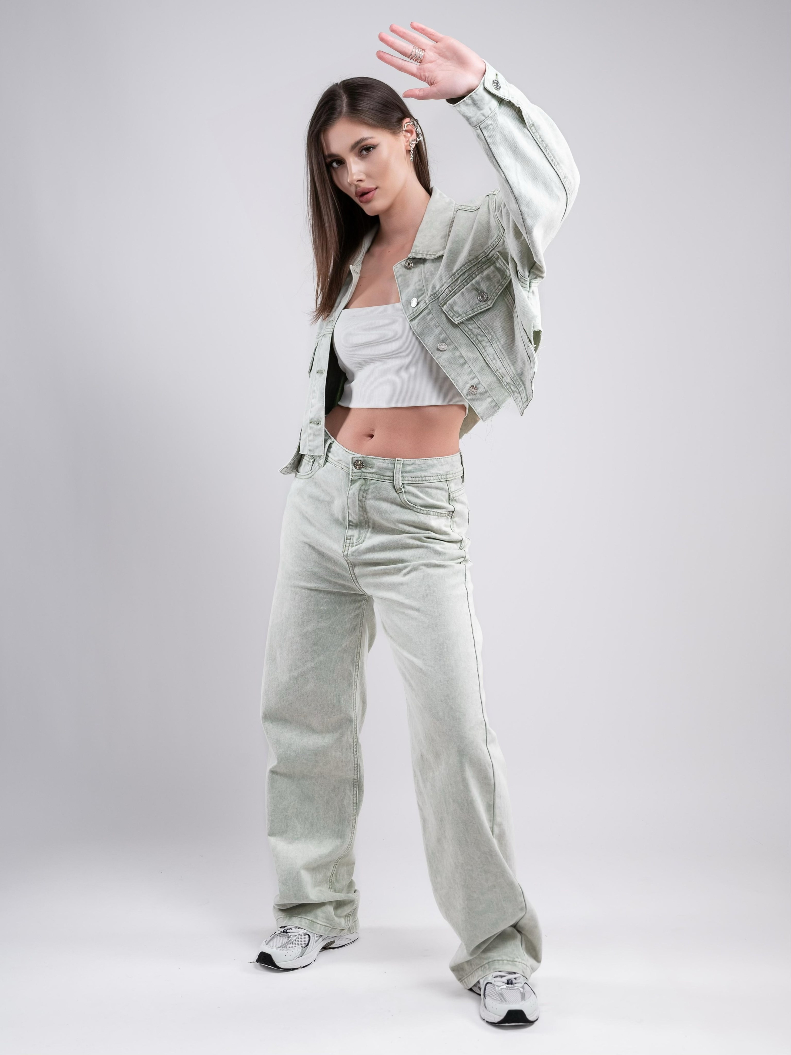 Джинсовые костюмы две модели. Предметный фотограф, фото для маркетплейсов Пятигорск, КМВ