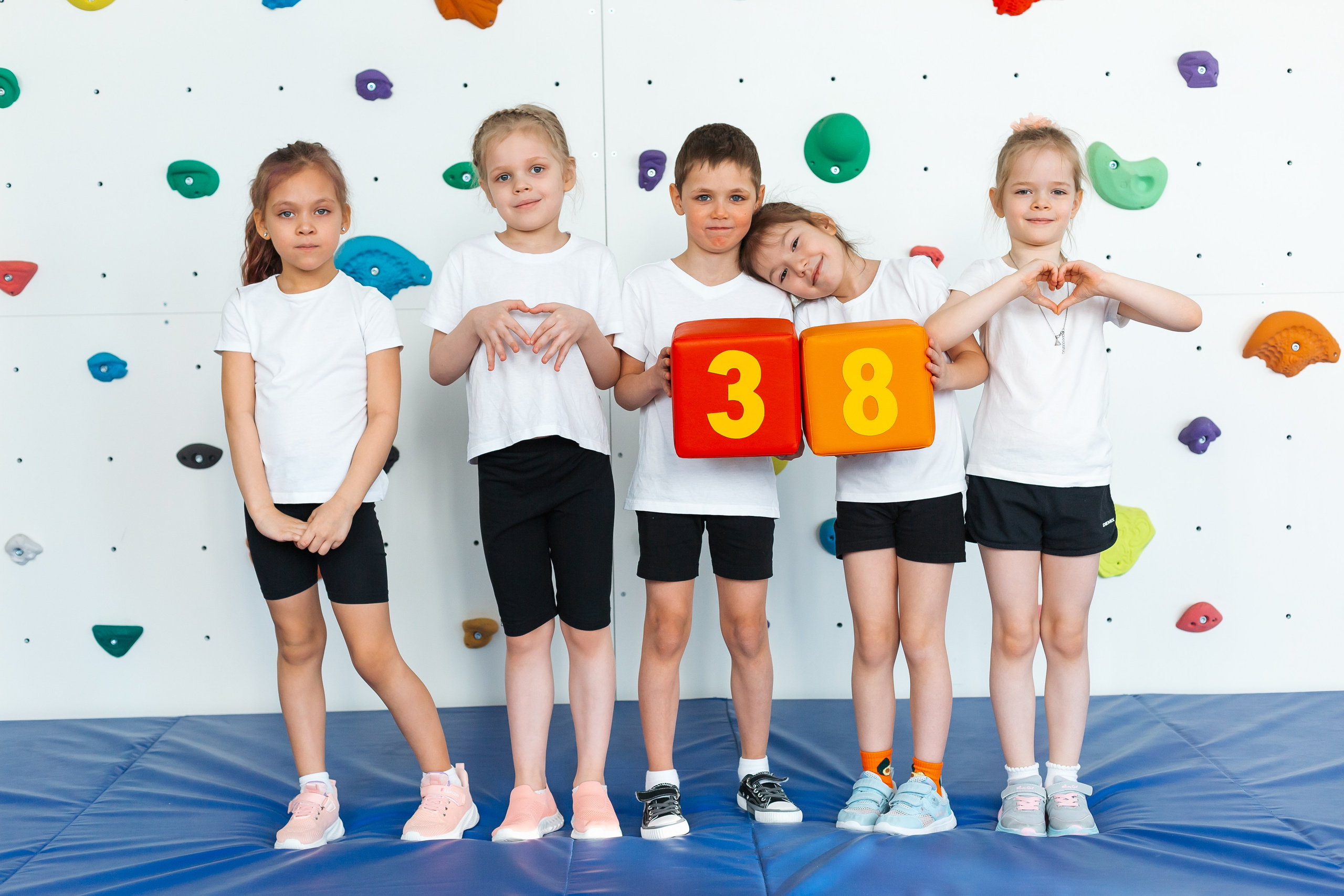 Детский сад № 38 «Домовёнок». Memory Book — Выпускные альбомы в Нижневартовске, Мегионе и Сургуте