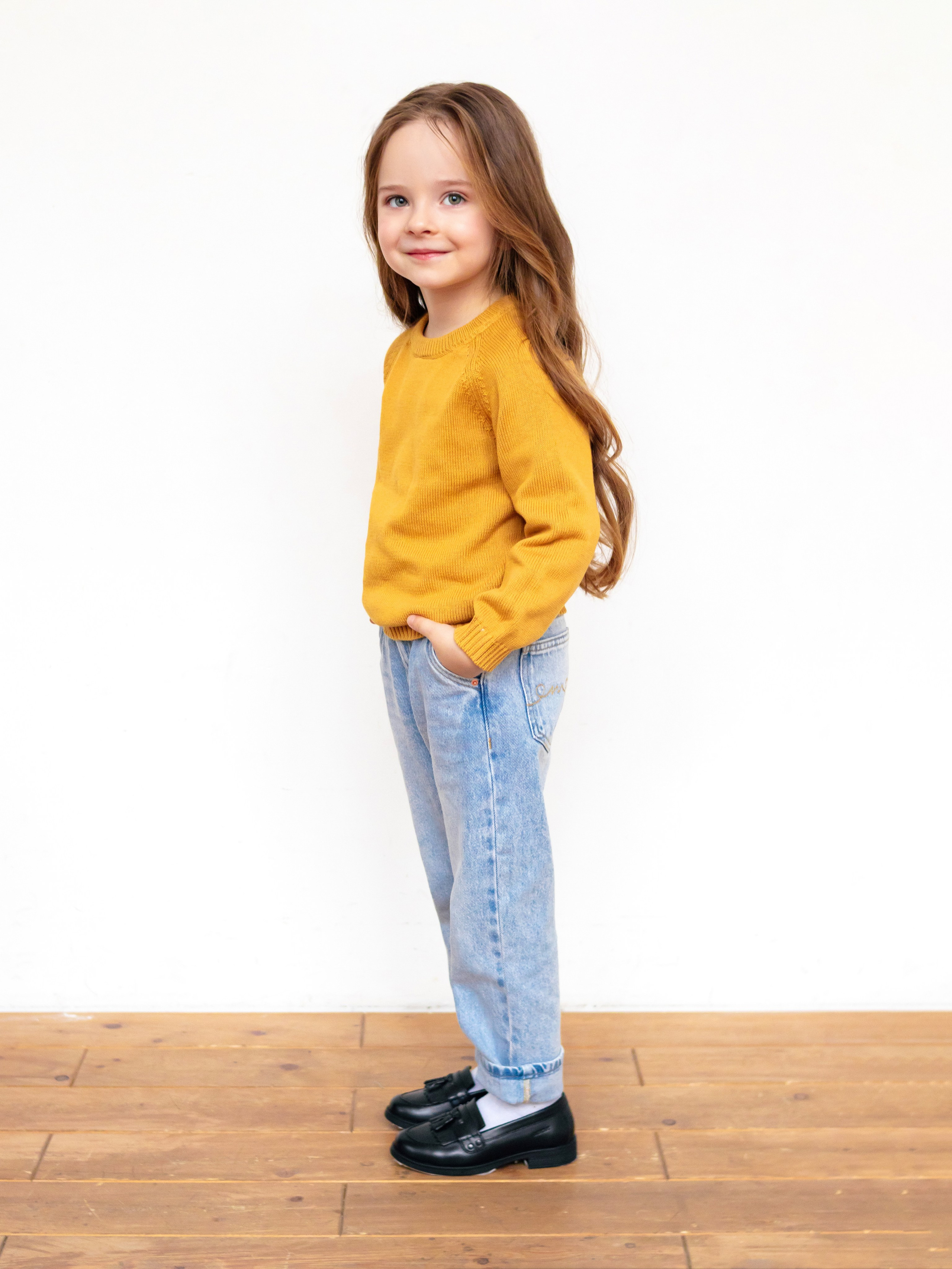 Злата, 7 лет. KED Production — продакшн из СПб. Создаём фото, видео и контент, который помогает брендам и селлерам продавать больше