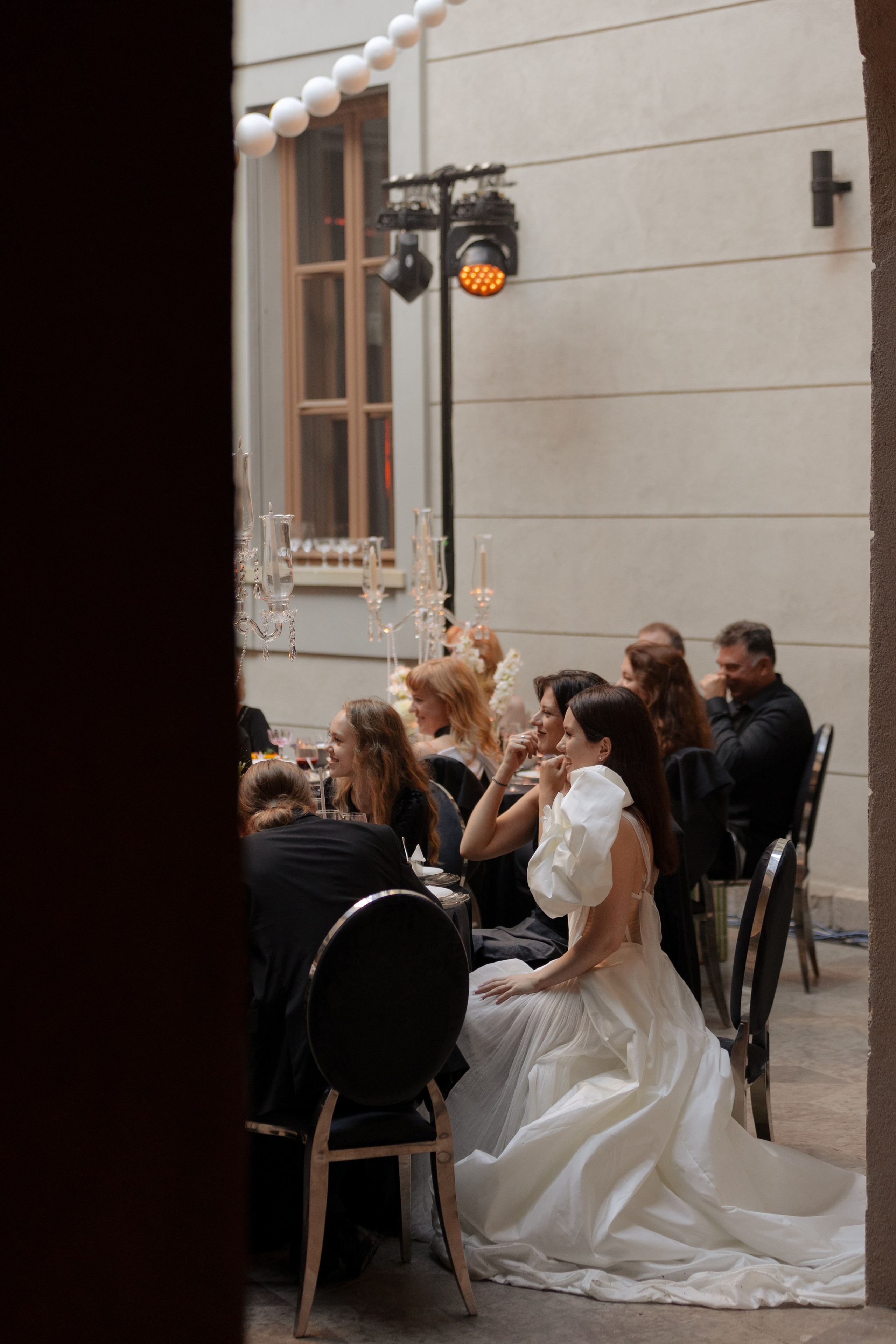 Артем и Анастасия: свадьба с танцами в замке. @dariazphoto свадебный фотограф