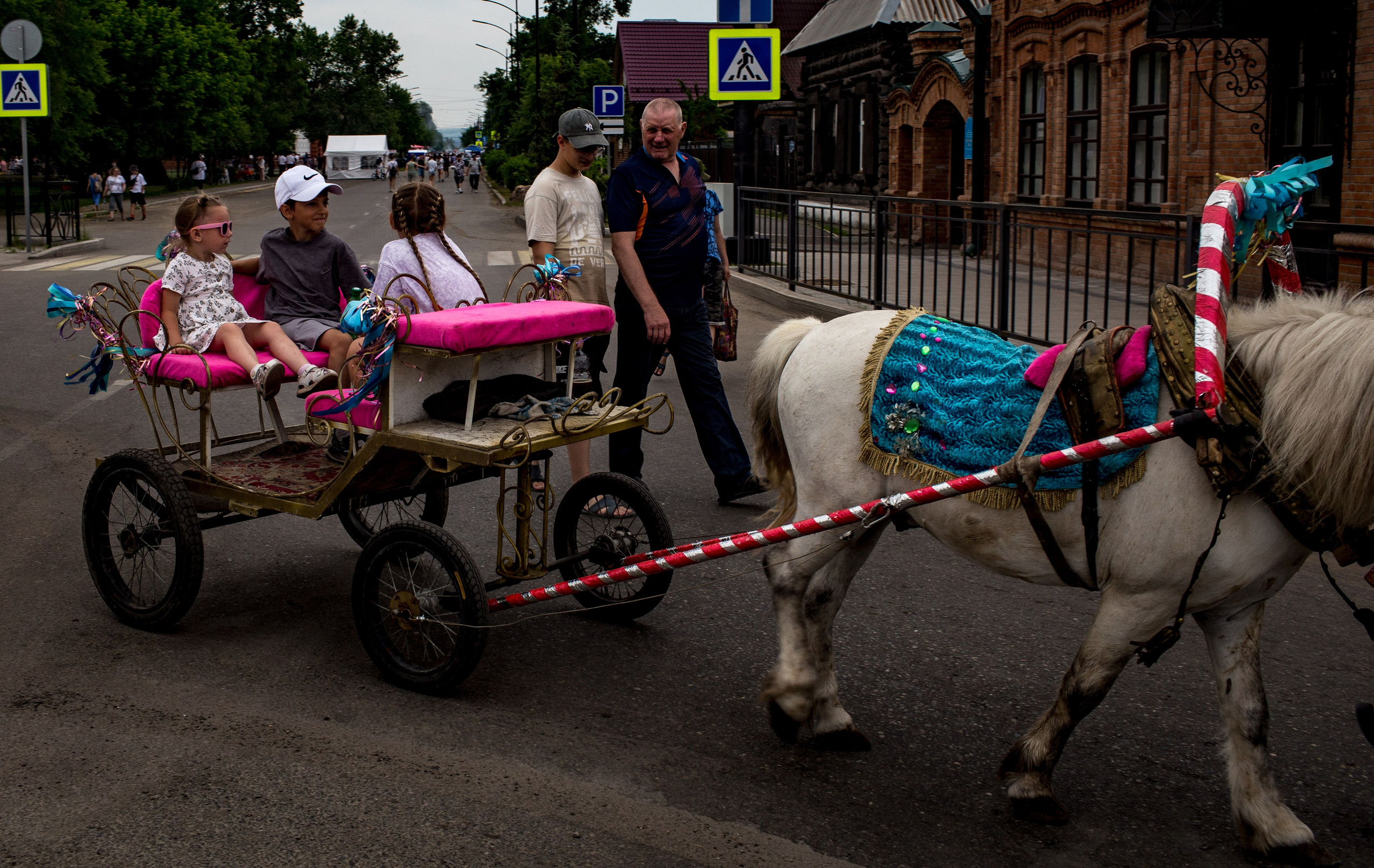 День России в Минусинске. Предметная фотография. Персональный сайт Сергея Ру. город Минусинск
