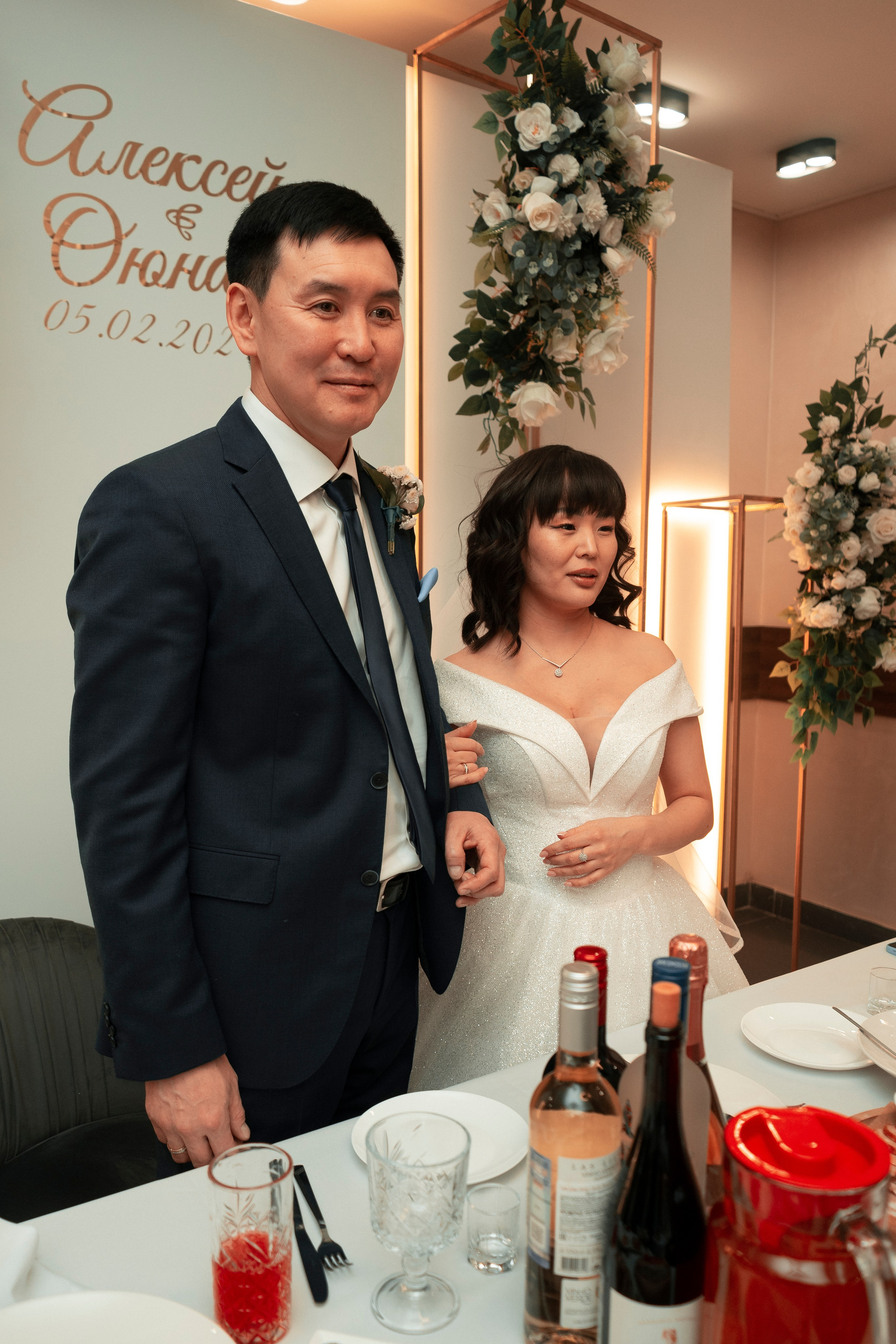 Свадебные фотографии из отеля Чингисхан города Улан-Удэ Алексея и Оюны. Фотограф в Улан-Удэ. Свадебный фотограф в Улан-Удэ