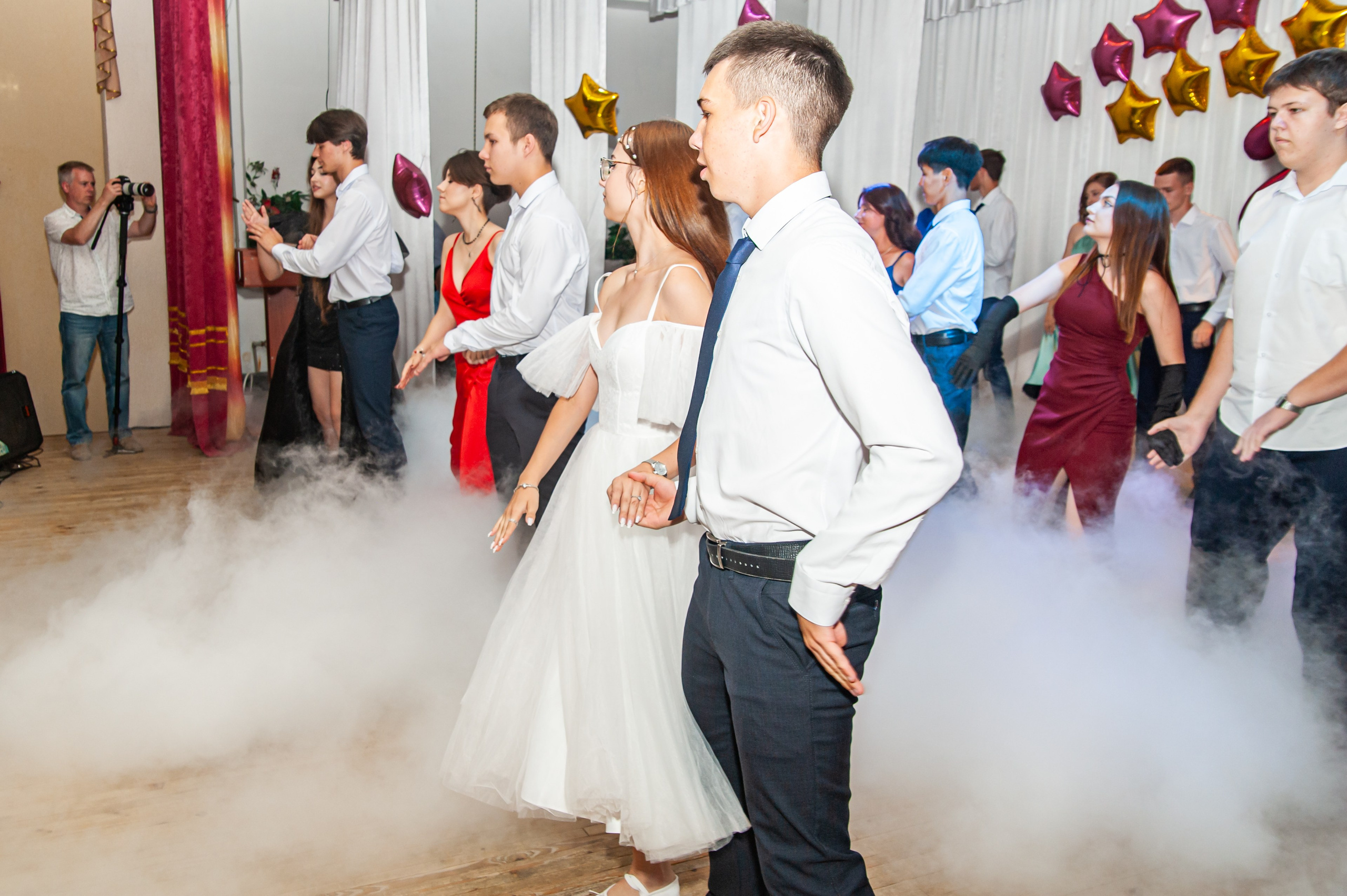 Выпускной МАОУ СОШ № 17 им. Эдуарда Есаяна. Свадебный и семейный фотограф Денис Лукьянов в Краснодаре, Краснодарском крае и Республике Крым