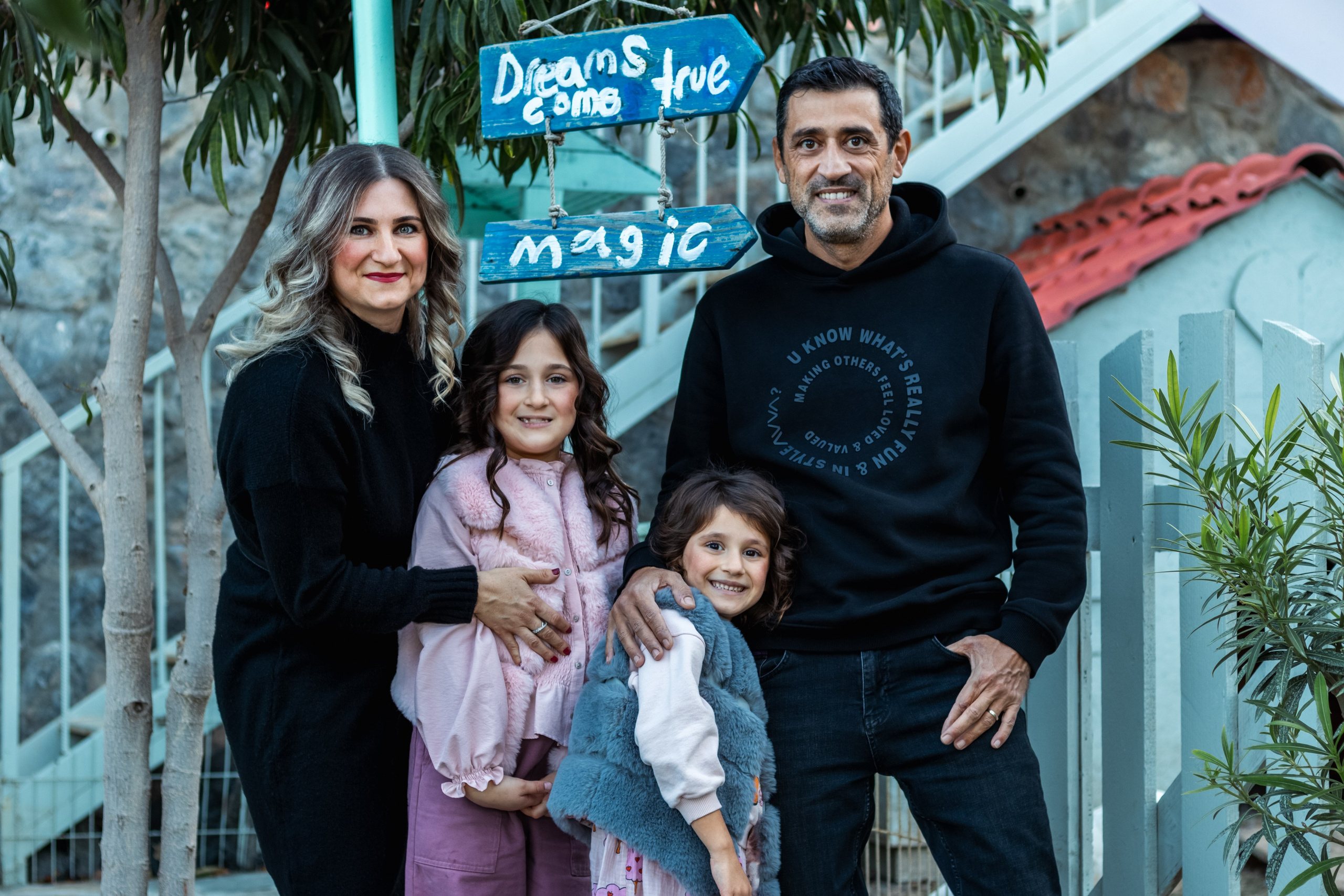 Предновогодняя семейная съемка 2024. Семейный фотограф Израиль