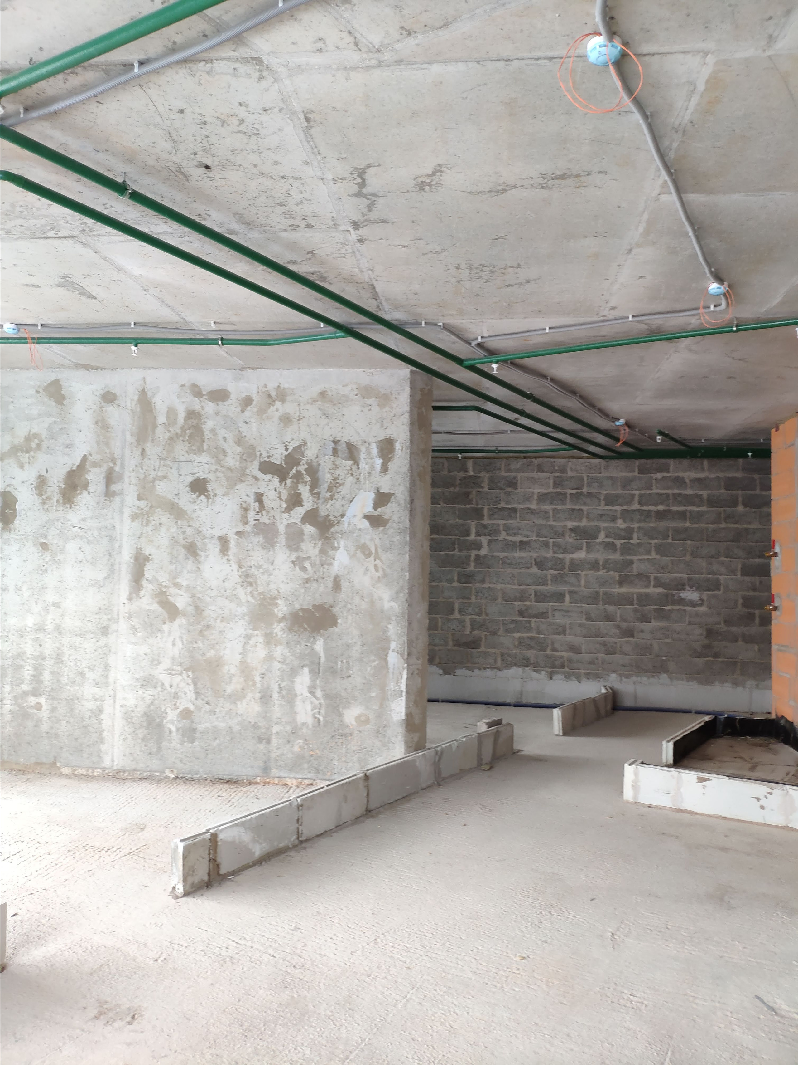 дизайнер интерьера в Москва, авторский надзор, подбор мебели и материалов, декорирование интерьера, ведение строительных работ, комплектация интерьера, фото интерьеров, строительство в Москве, ремонт в Москве