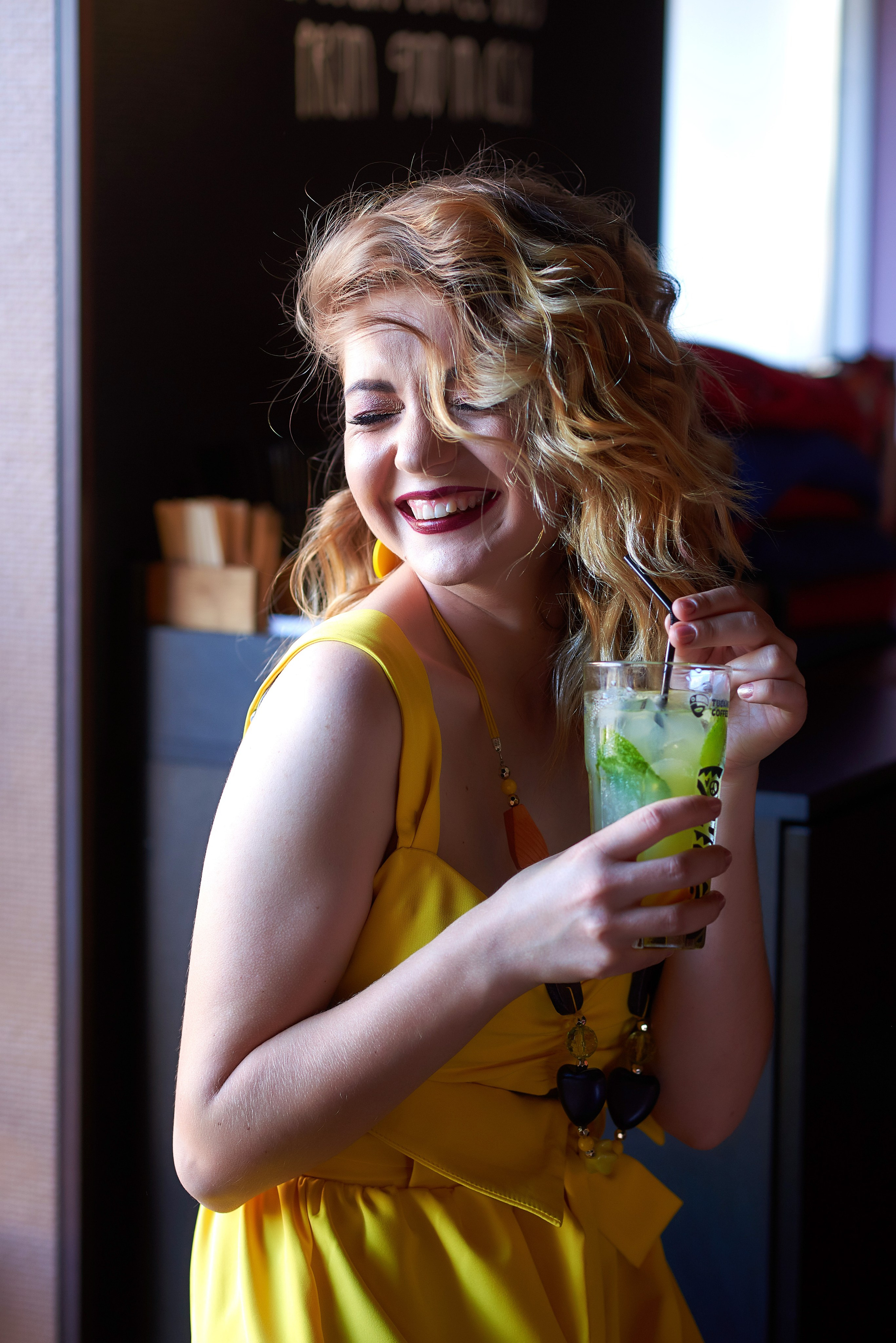 В кафе. Семейный фотограф в Барнауле, Горный Алтай, Заринск, Алейск