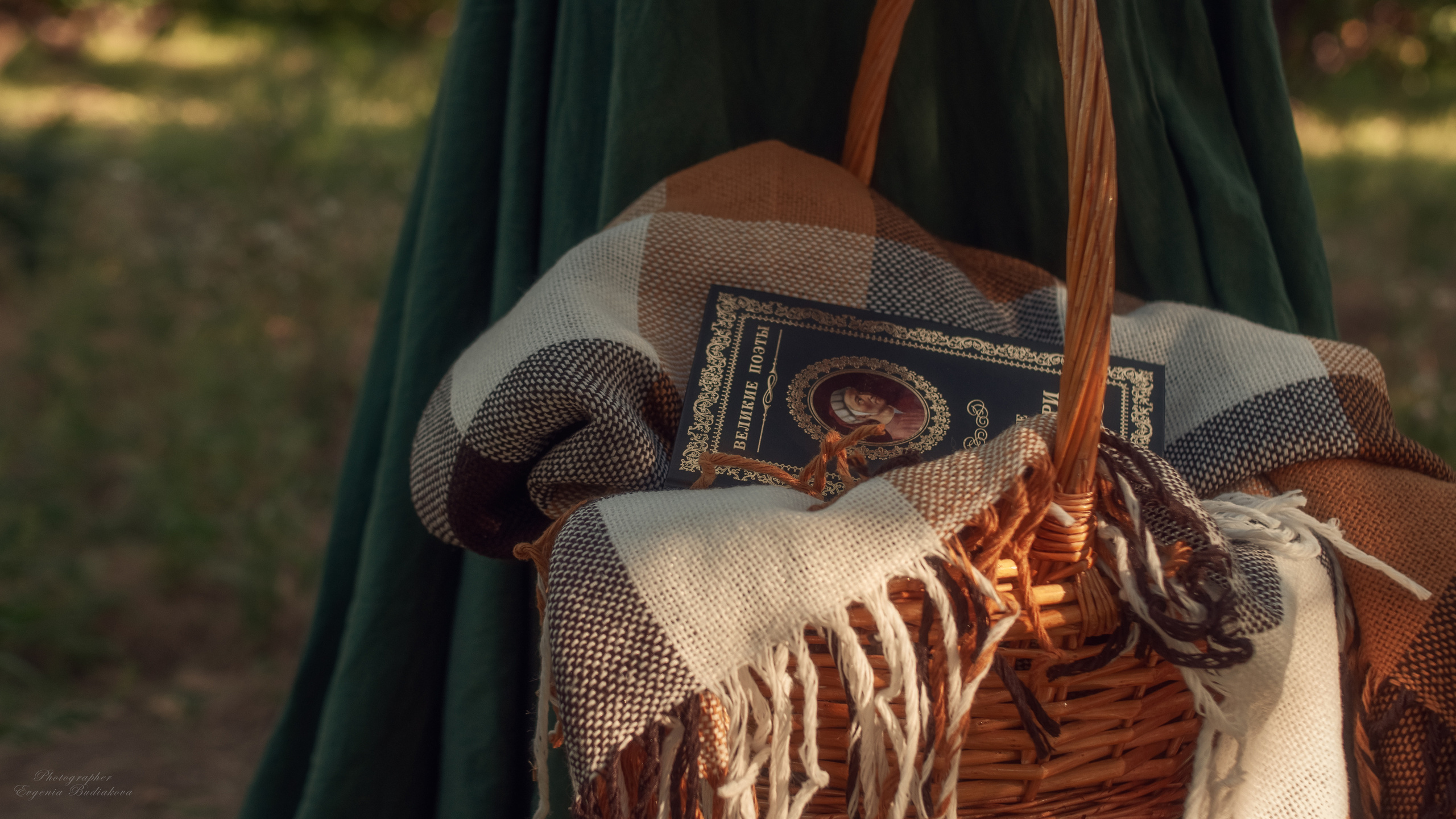 Яблочный сон. Фотохудожник и фоторежиссёр Евгения Будякова