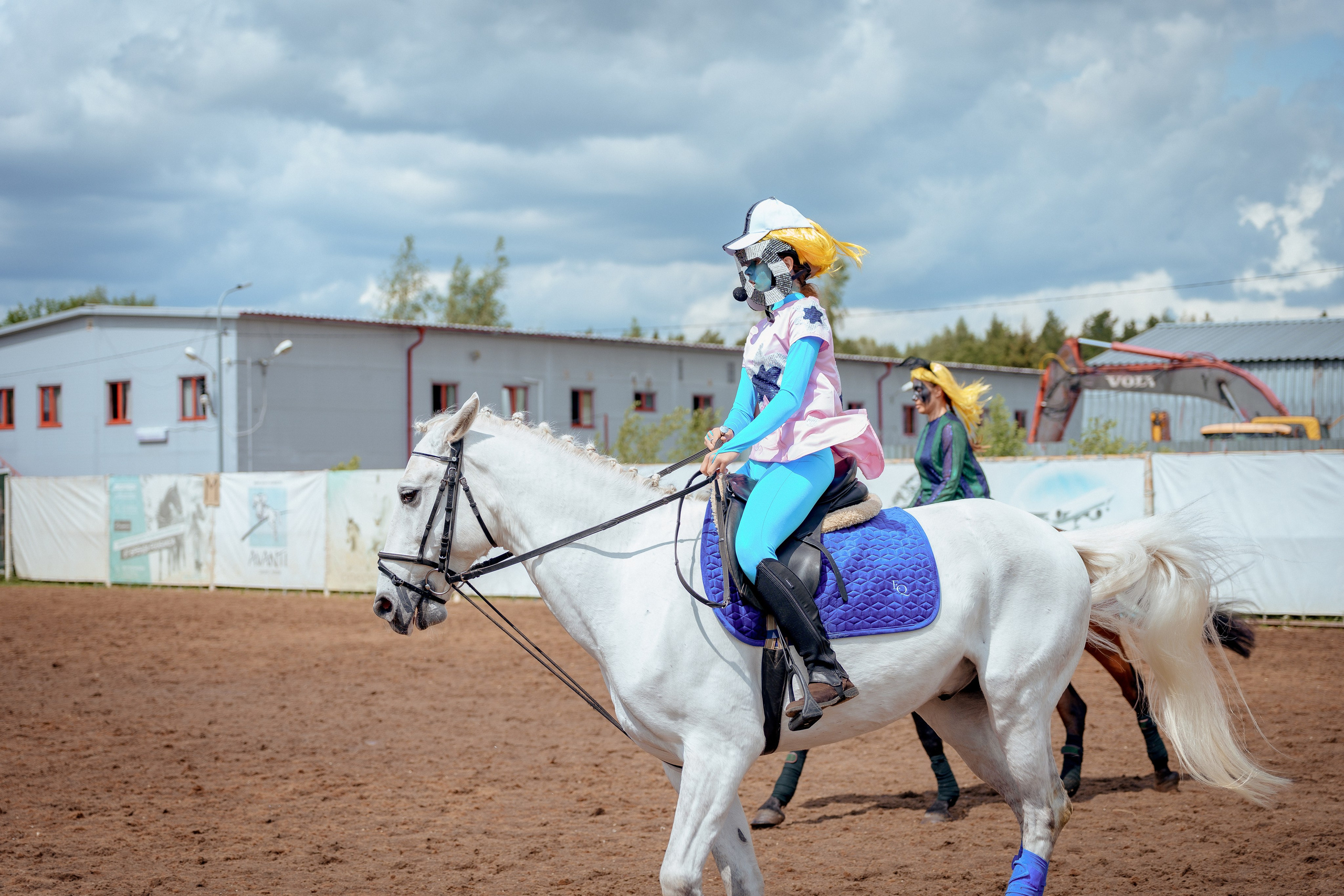 Конный клуб Горки. Портретный и семейный фотограф в Москве/Видное
