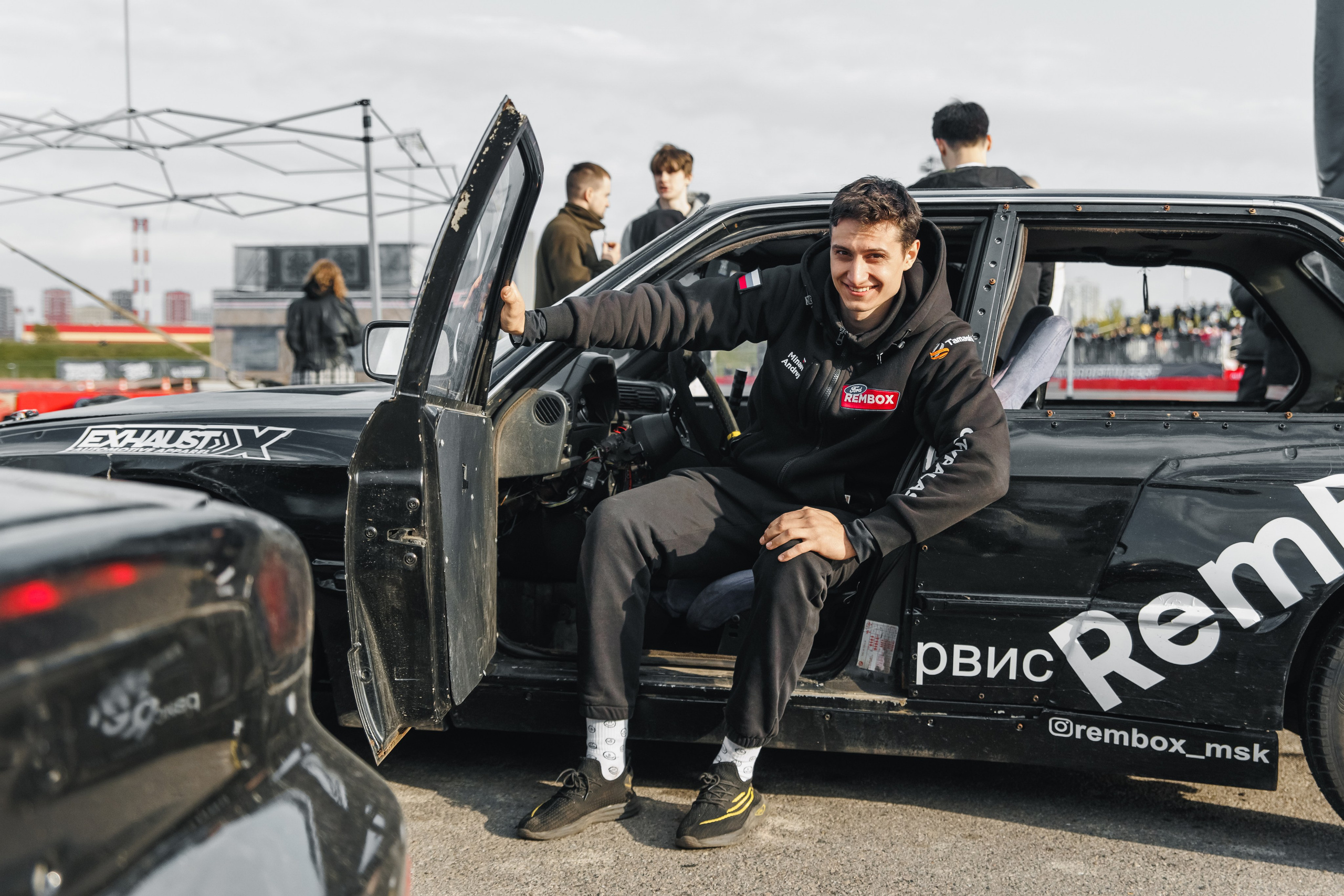 Выставка и дрифт машин. Репортажный фотограф. Москва. Алина Ланская