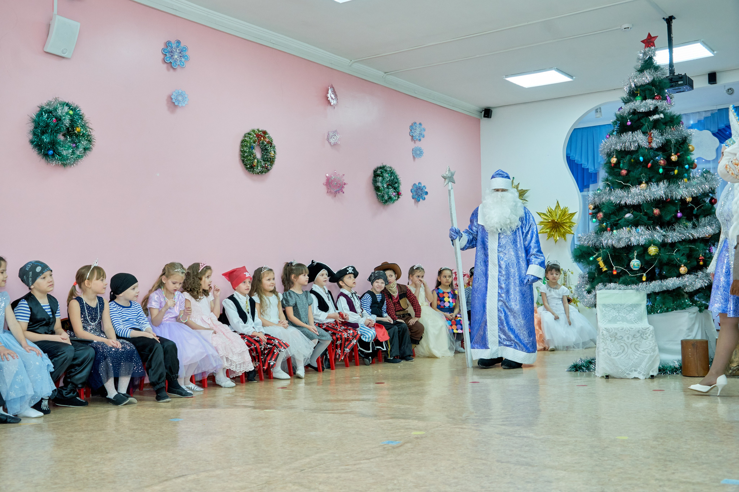 Утренник. Новый год. Выпускные фотокниги во Владивостоке Джуган Елена