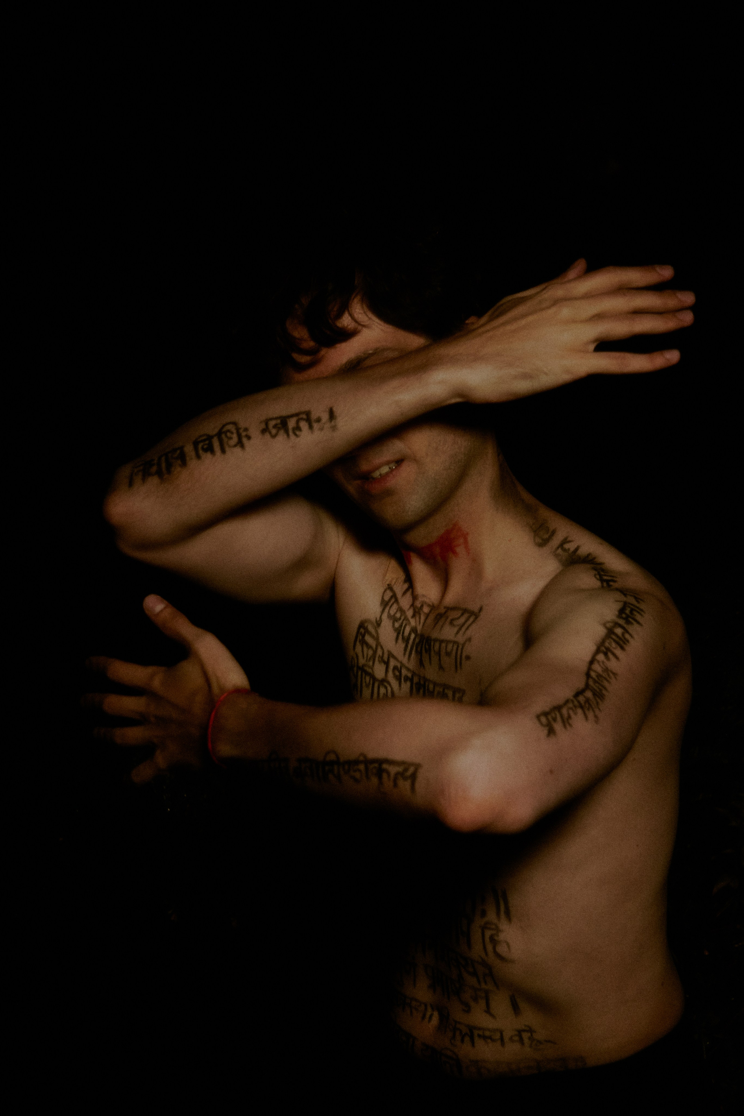 The body as broken manuscript. Фотограф Елизавета Маслова. Москва. Art, Fashion