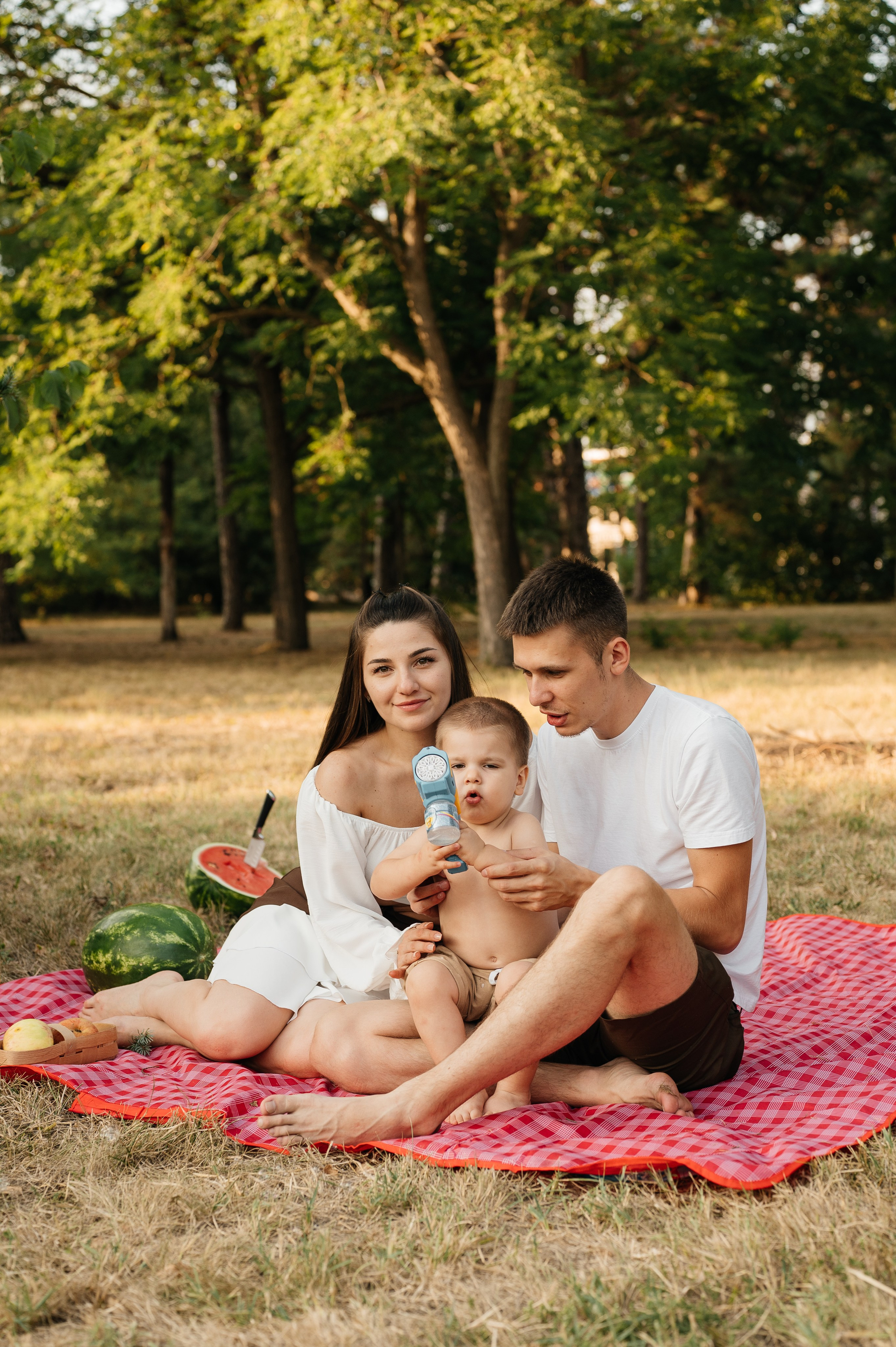 Летняя семейная фотосессия в парке. Свадебный и семейный фотограф в Краснодаре Алина Мельник