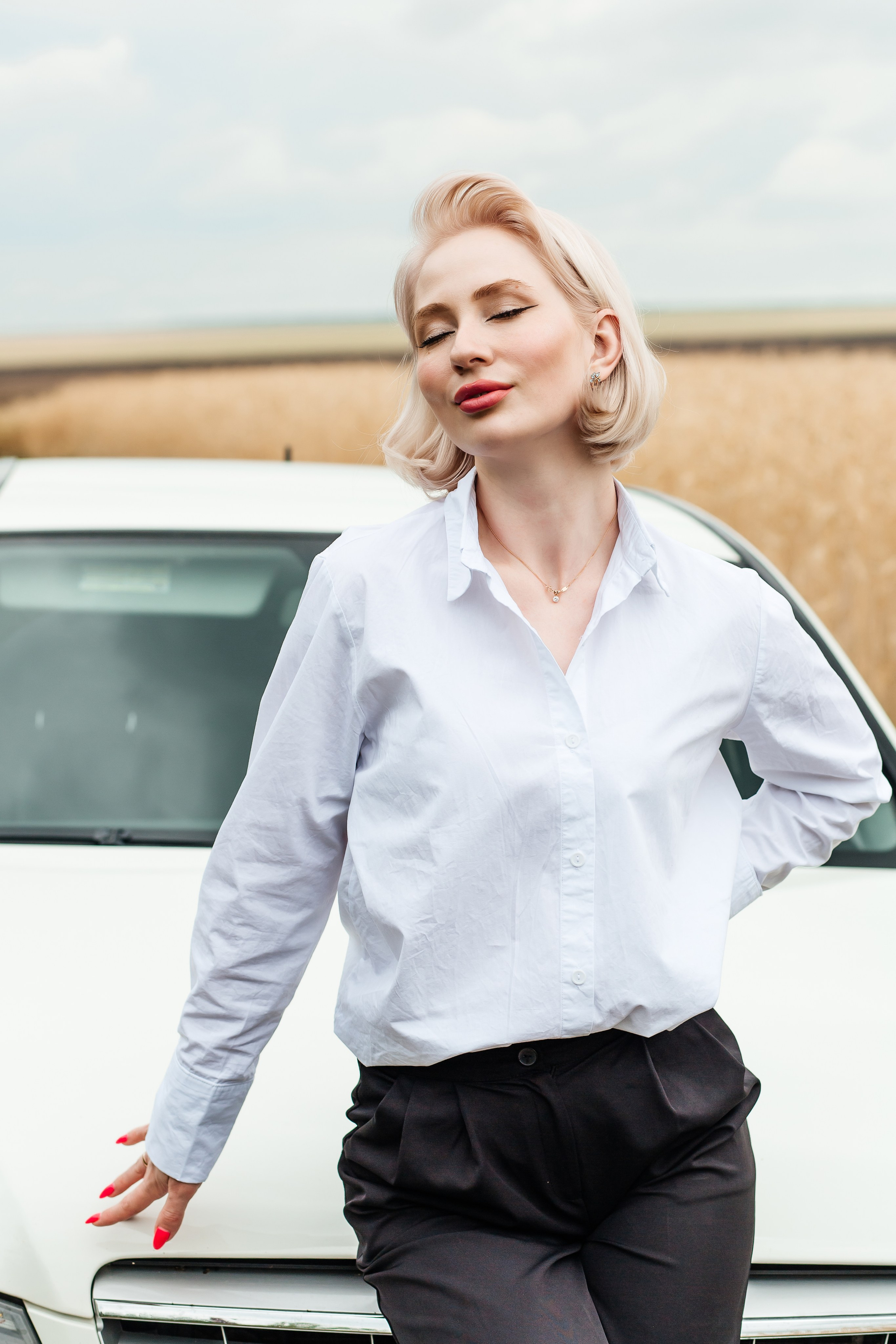 Александра фотосессия в поле. Женский фотограф в Оренбурге Ирина Заводчикова