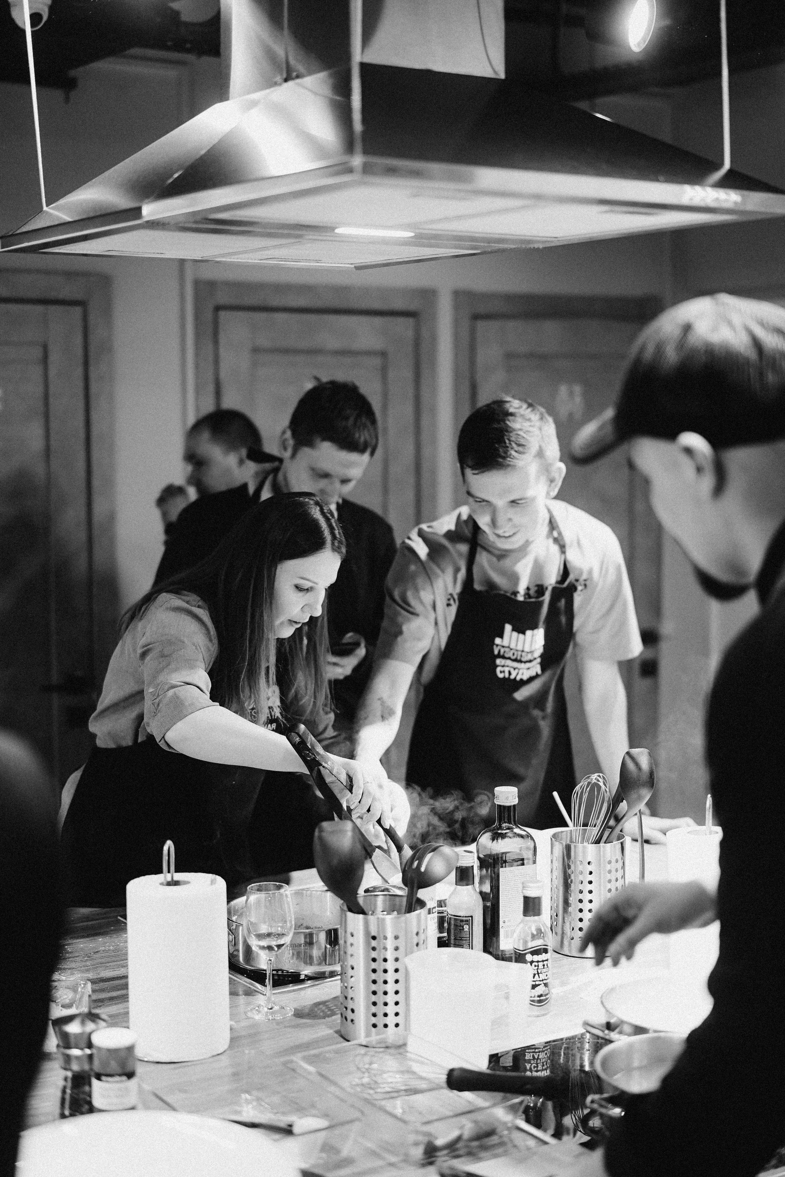 Репортаж с кулинарной студии Юлии Высоцкой. Портретный фотограф в Москве Илья Корненков