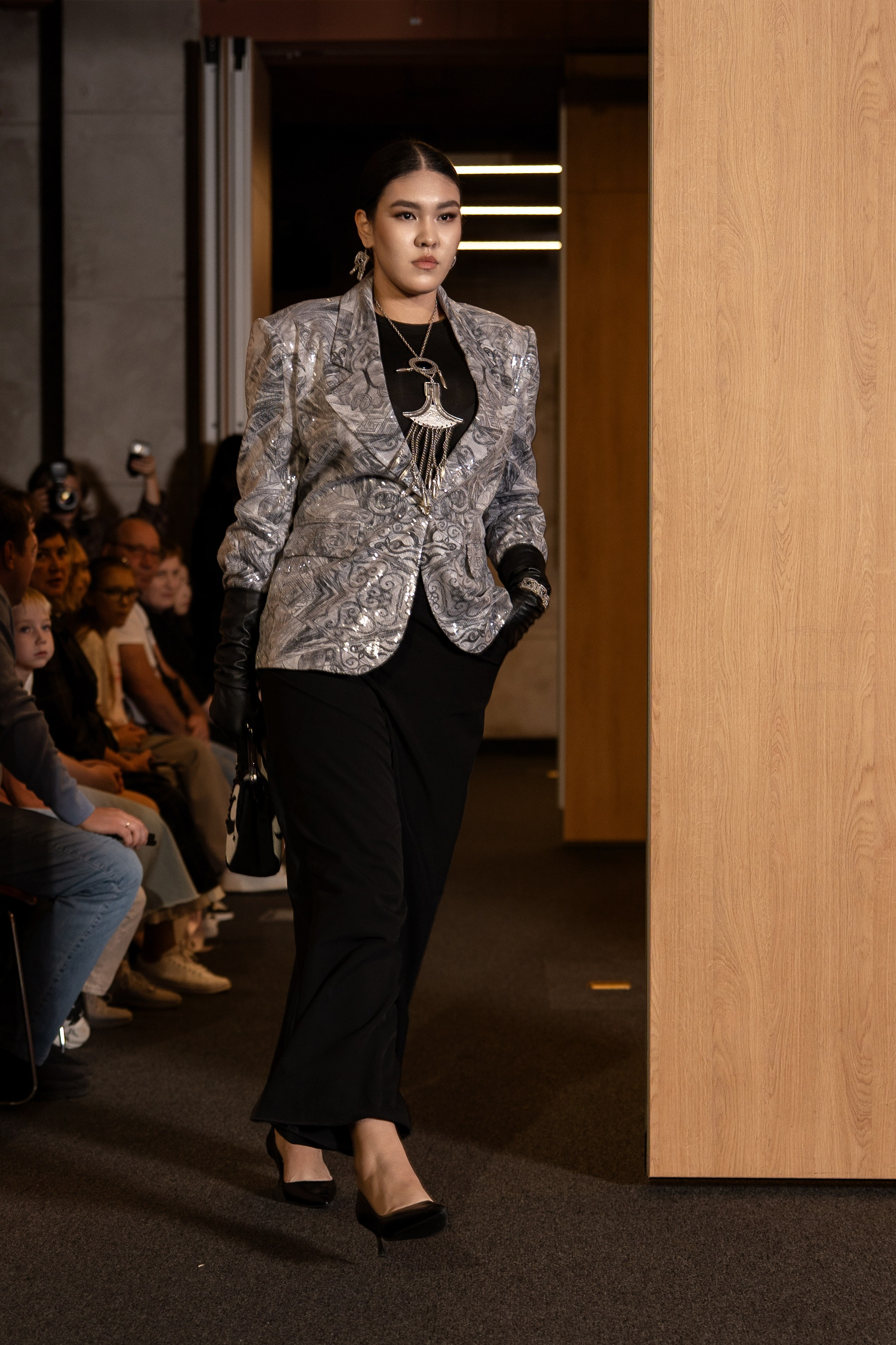 Brand Gulnur Atelier. Сайт Алматинского НЮ АРТ, будуар и фэшн фотографа Дениса Карпенко